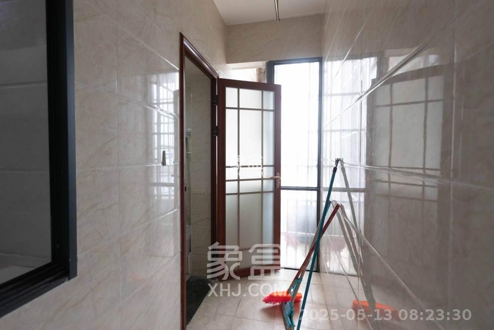 佛奥康桥水岸  3室2厅1卫    1500.0元/月室内图