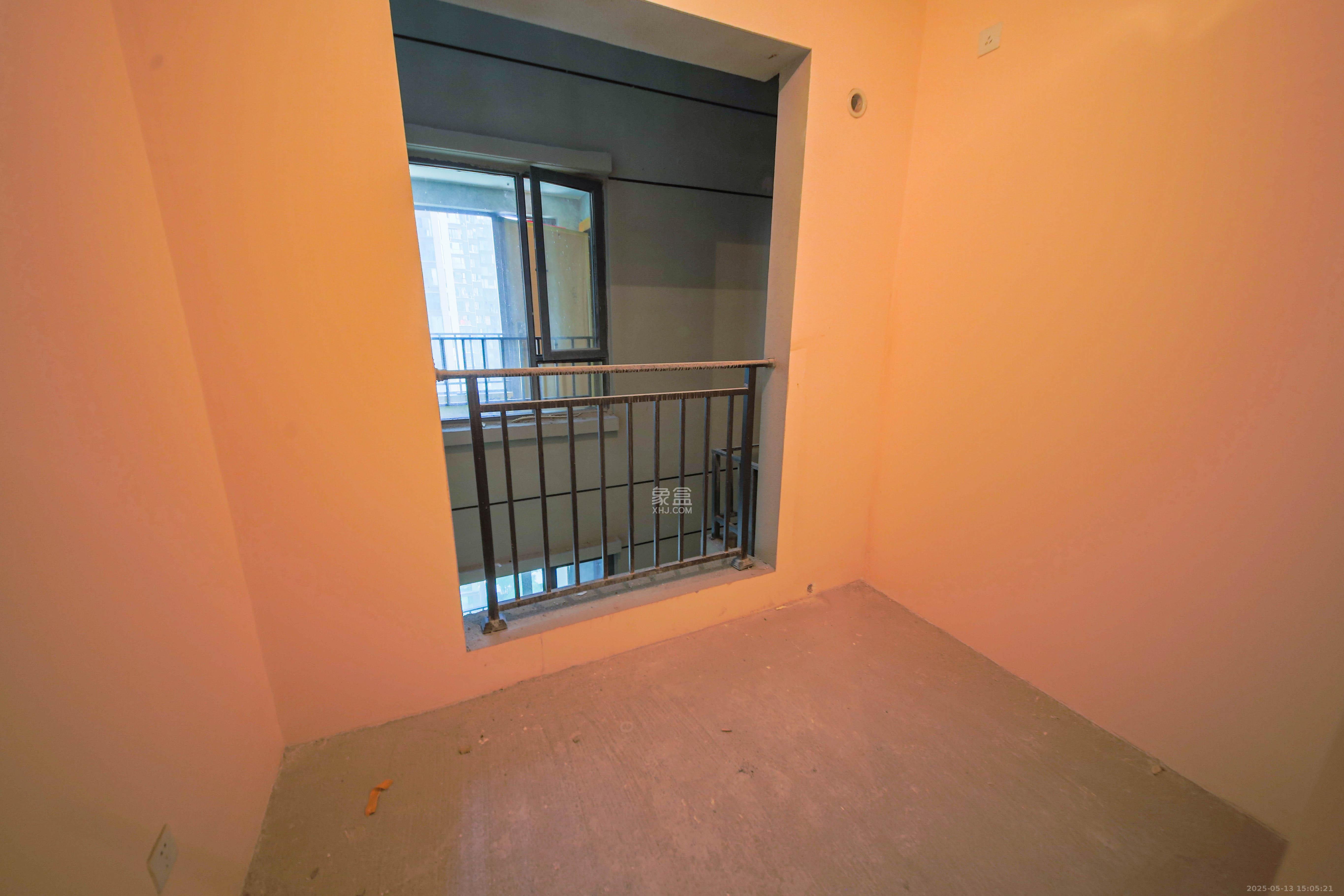中建钰和城  1室0厅0卫   135.00万卧室