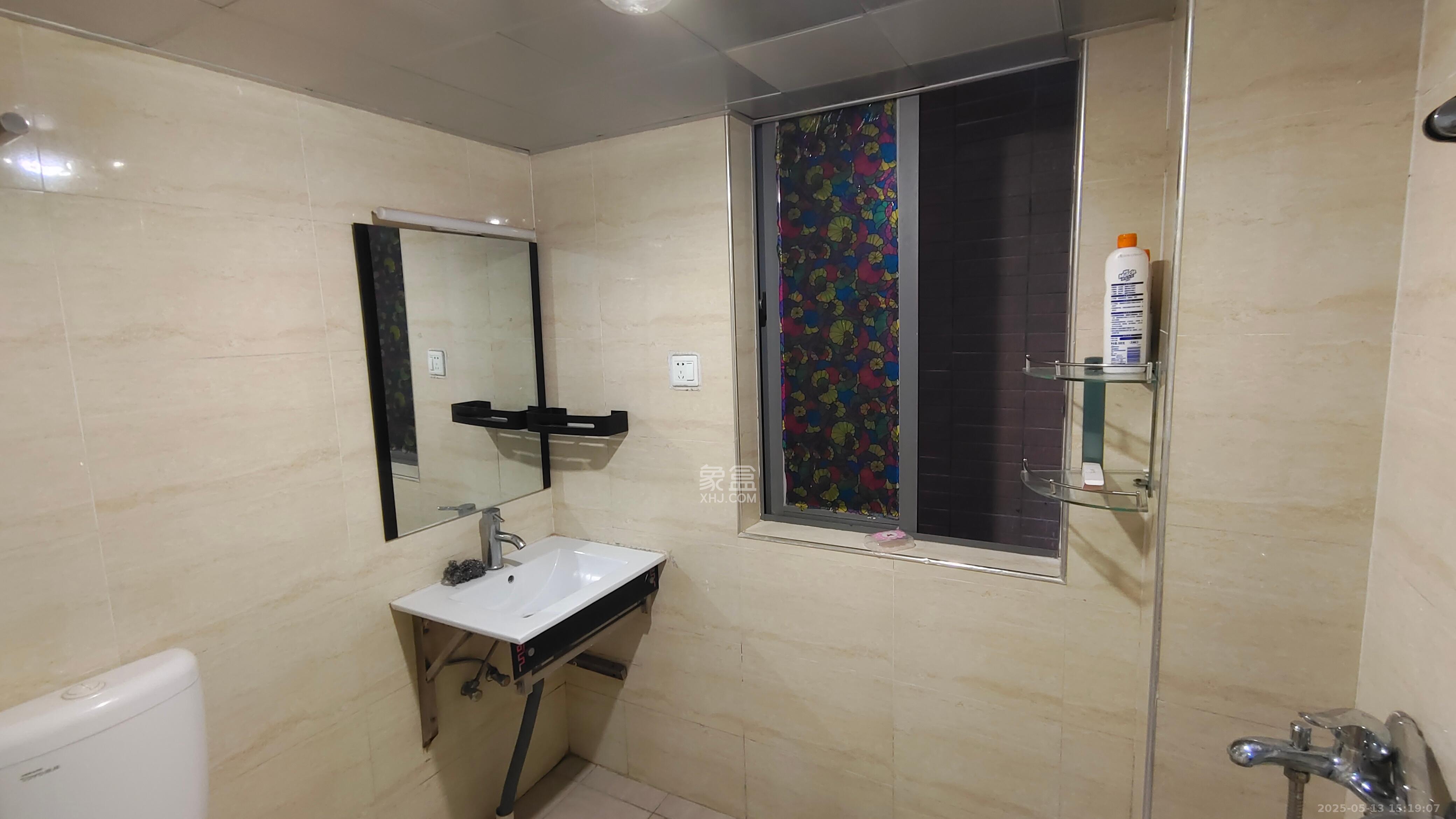 鑫远湘府华城 3室2厅2卫 1800.0元/月 鑫远湘府华城 3室2厅2卫 1800.0元/月室内图