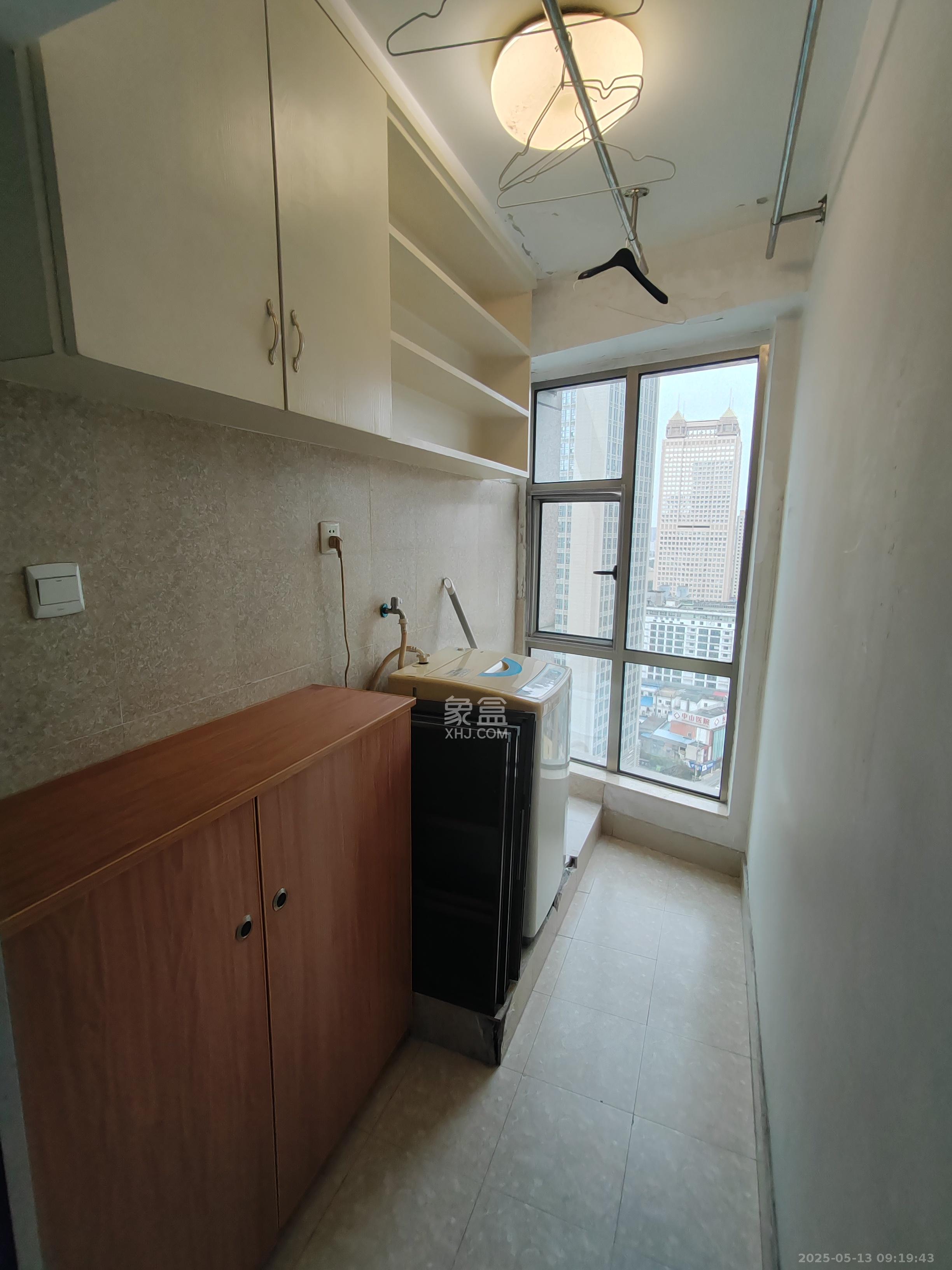 泉昇同福大厦 3室2厅2卫 3200.0元/月 泉昇同福大厦 3室2厅2卫 3200.0元/月室内图