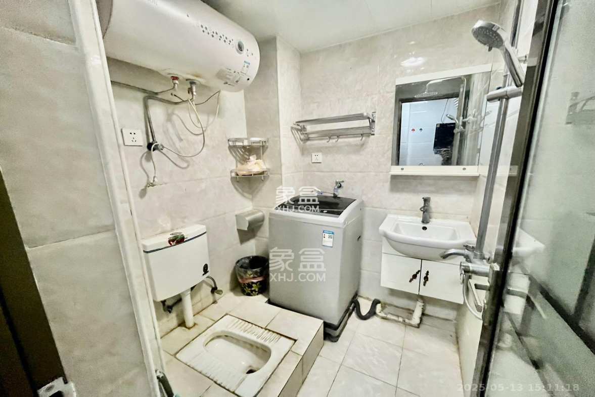 裕天国际商汇中心 1室1厅1卫 1300.0元/月 裕天国际商汇中心 1室1厅1卫 1300.0元/月室内图