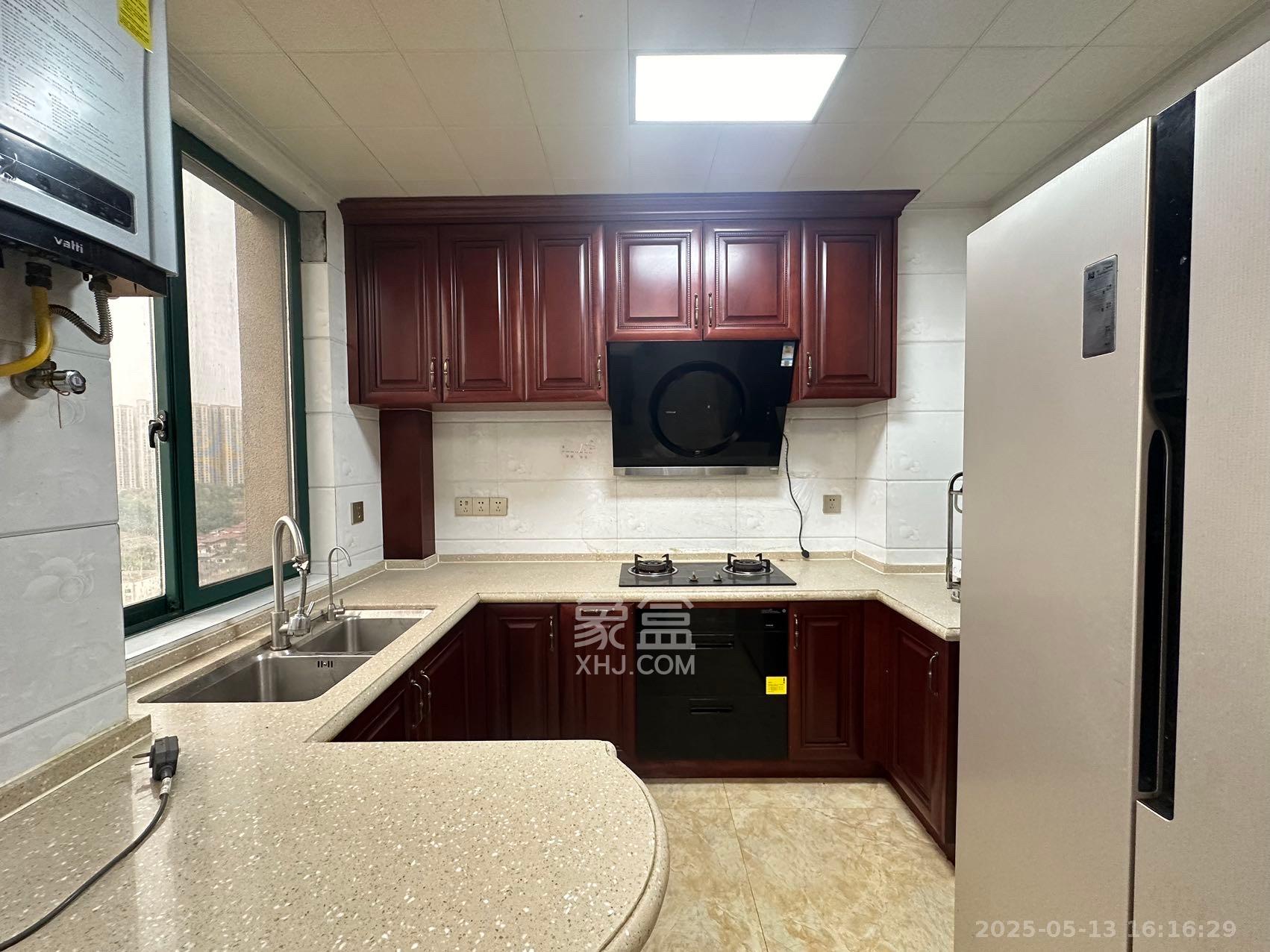 维一星城原山苑 3室2厅2卫 2500.0元/月 维一星城原山苑 3室2厅2卫 2500.0元/月室内图