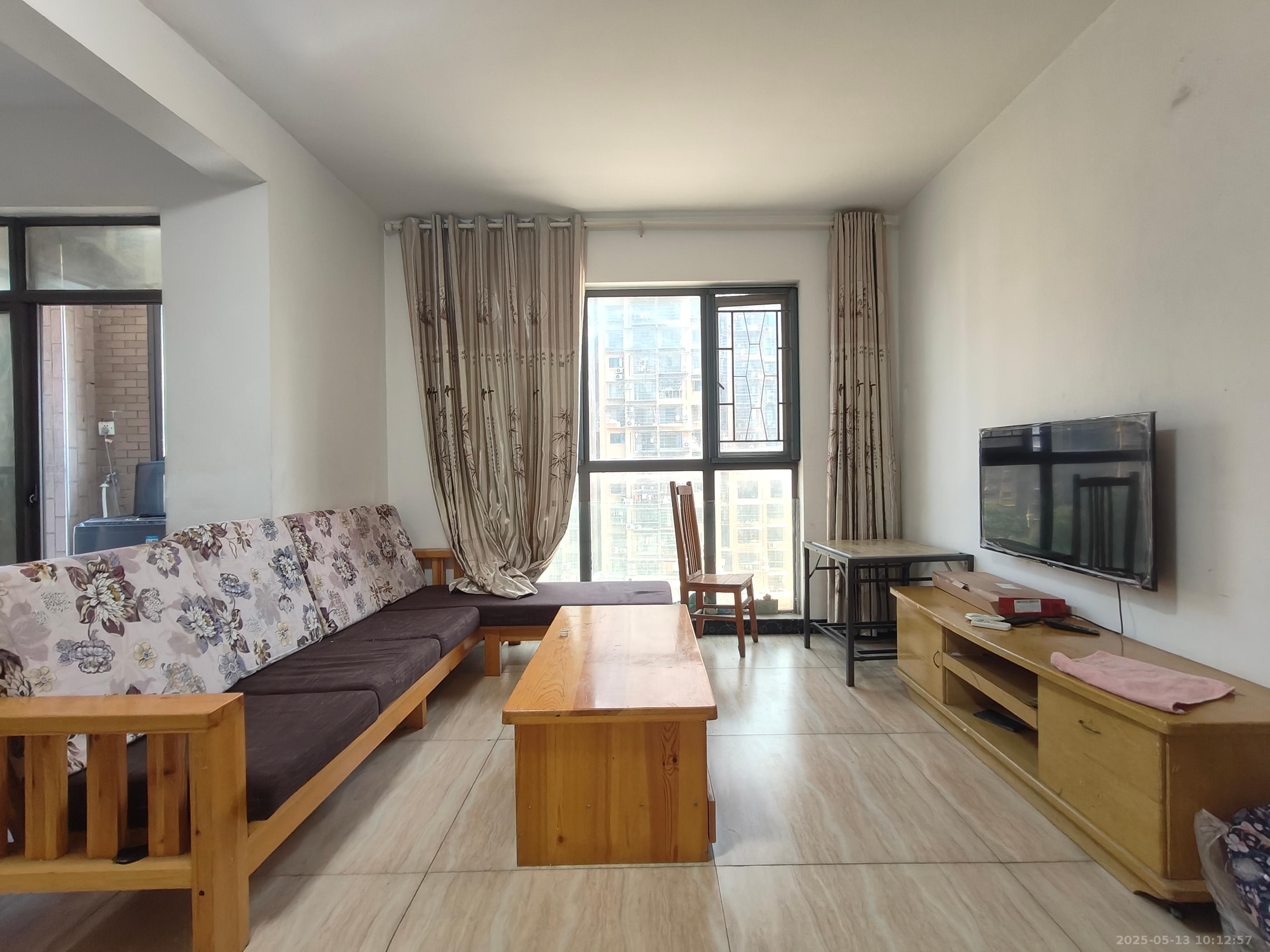 东岸梅园小区  2室2厅1卫   1800.00元/月室内图1