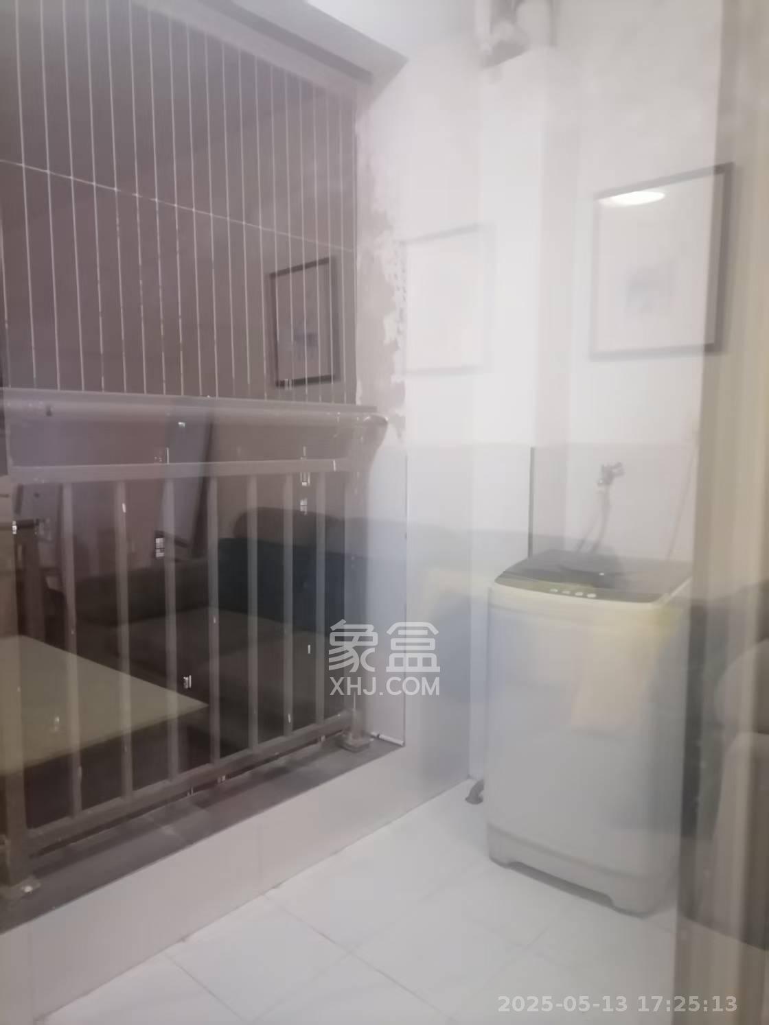 绿地新都会  3室2厅2卫   2100.00元/月室内图