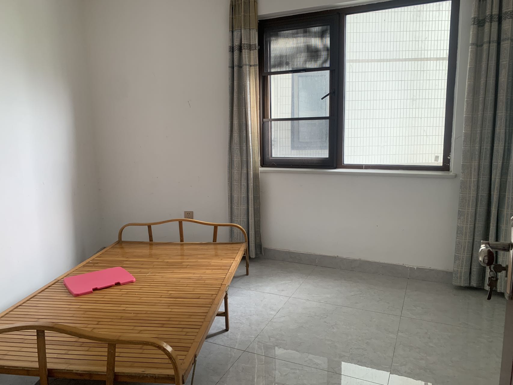 西溪里二期  4室2厅2卫    215.0万室内图