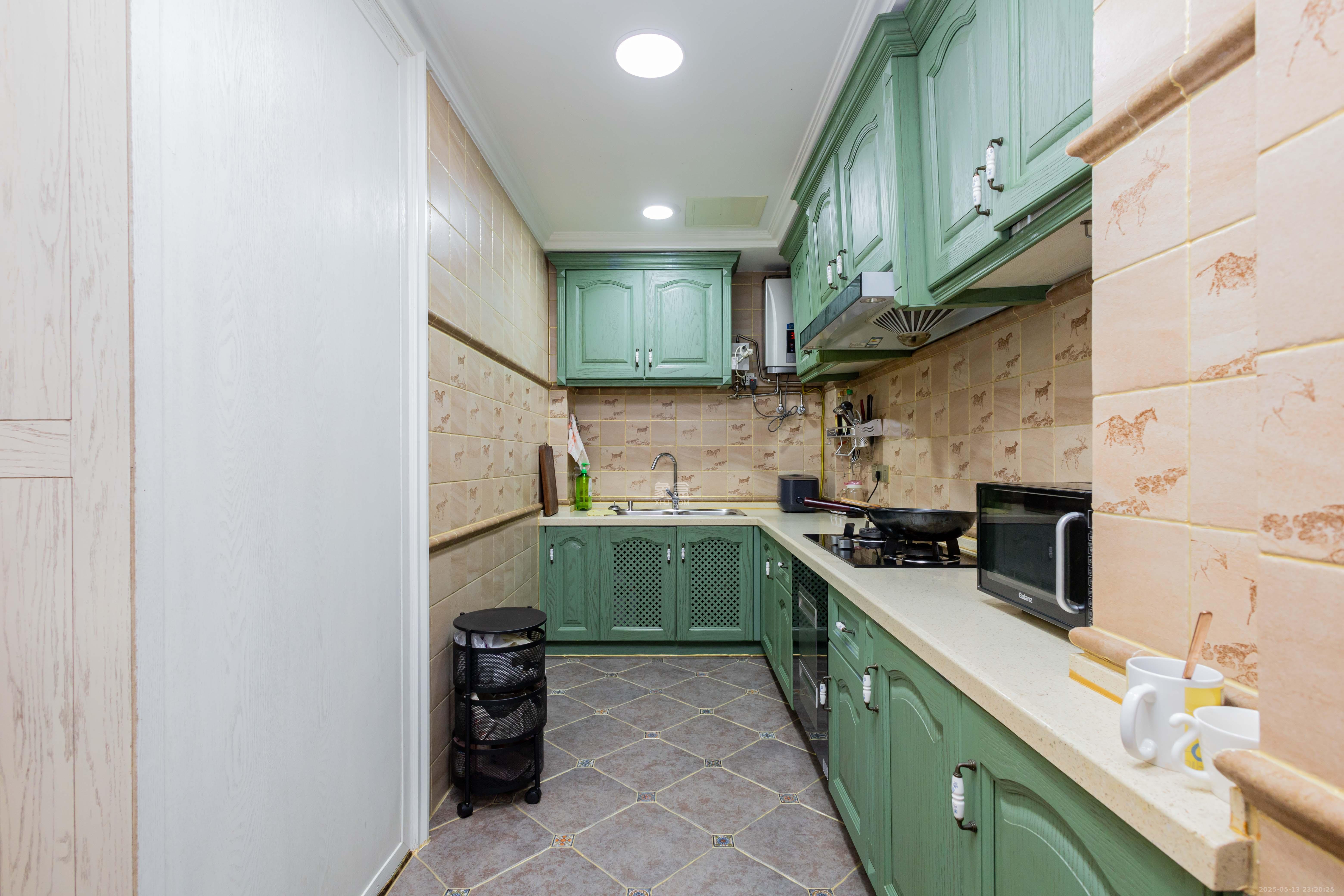 中交中央公园D2区 4室2厅4卫 385.0万 中交中央公园D2区 4室2厅4卫 385.0万厨房