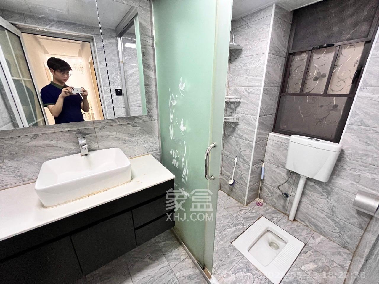 星湖湾二期高层  3室2厅2卫    2400.0元/月室内图