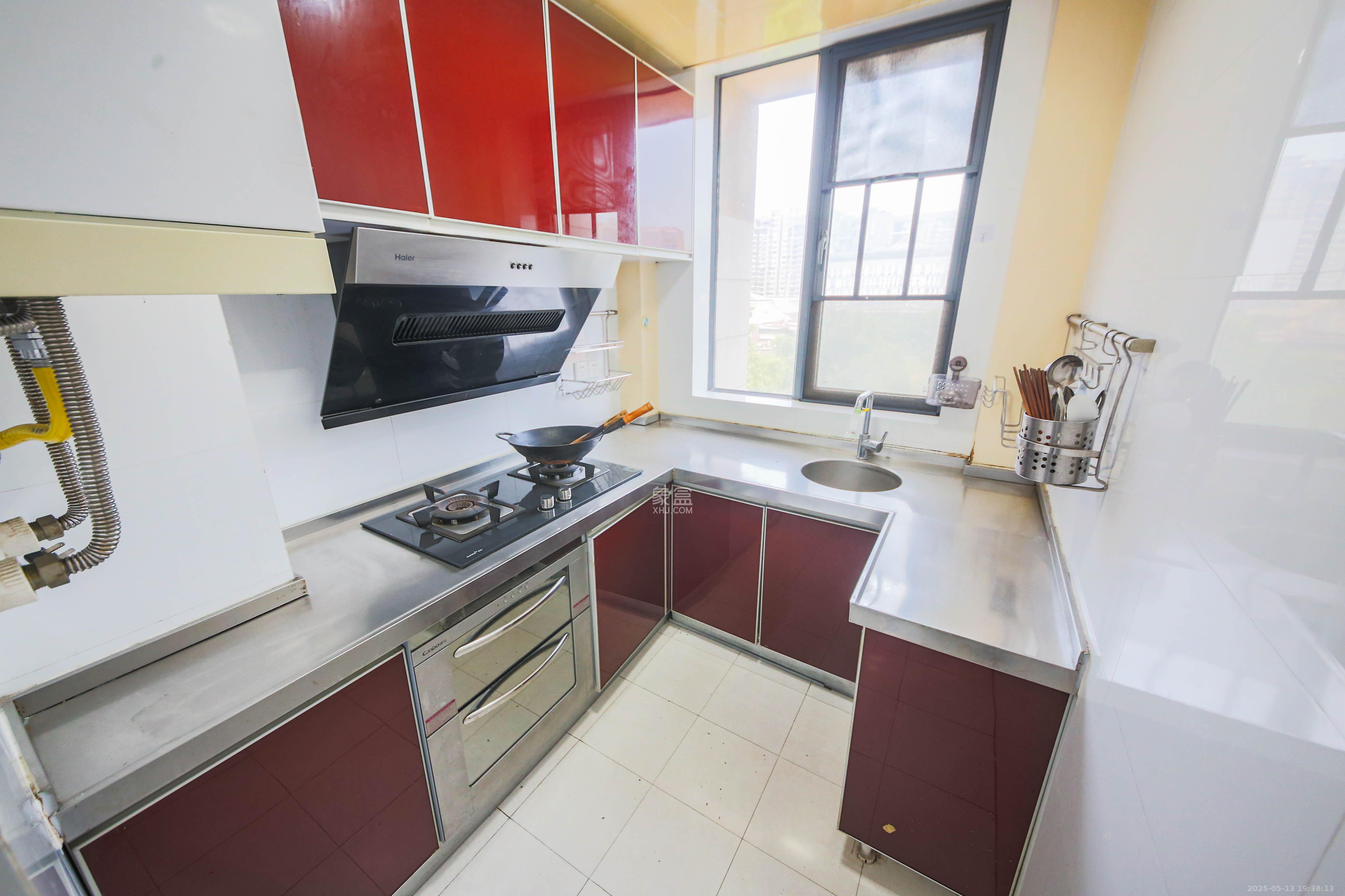 奥林匹克花园 2室2厅1卫 68.0万 奥林匹克花园 2室2厅1卫 68.0万厨房