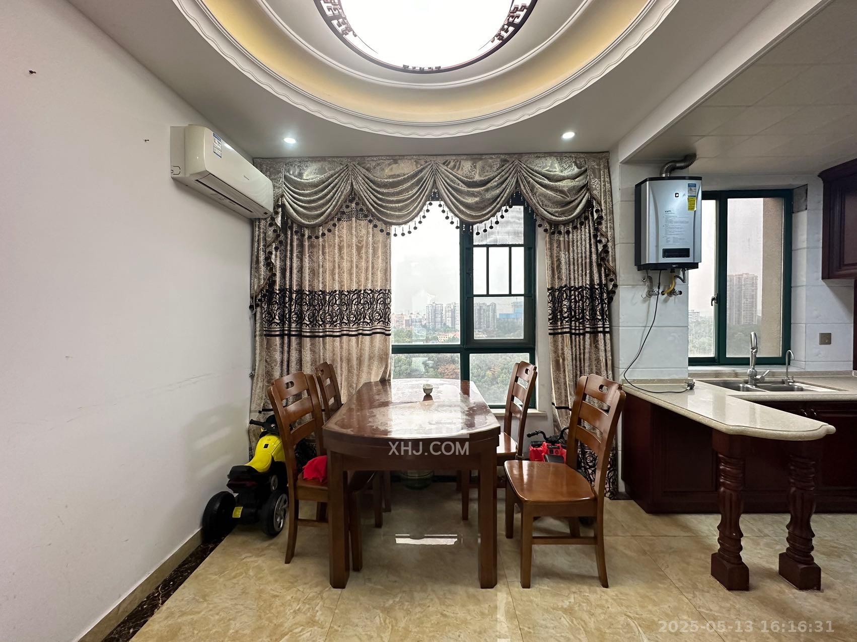 维一星城原山苑  3室2厅2卫    2500.0元/月室内图