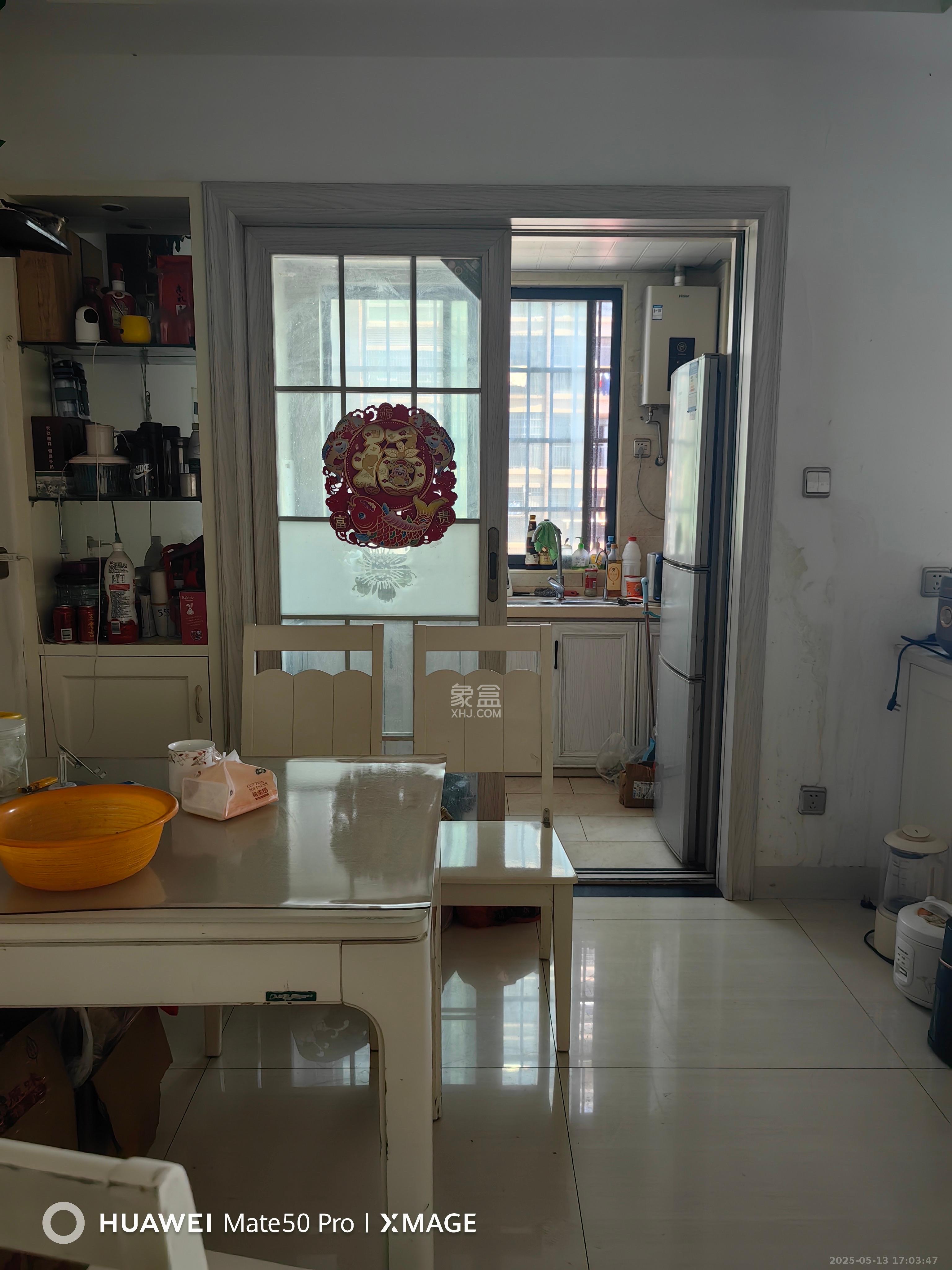 金域世家  3室2厅2卫    42.8万 金域世家  3室2厅2卫    42.8万客厅