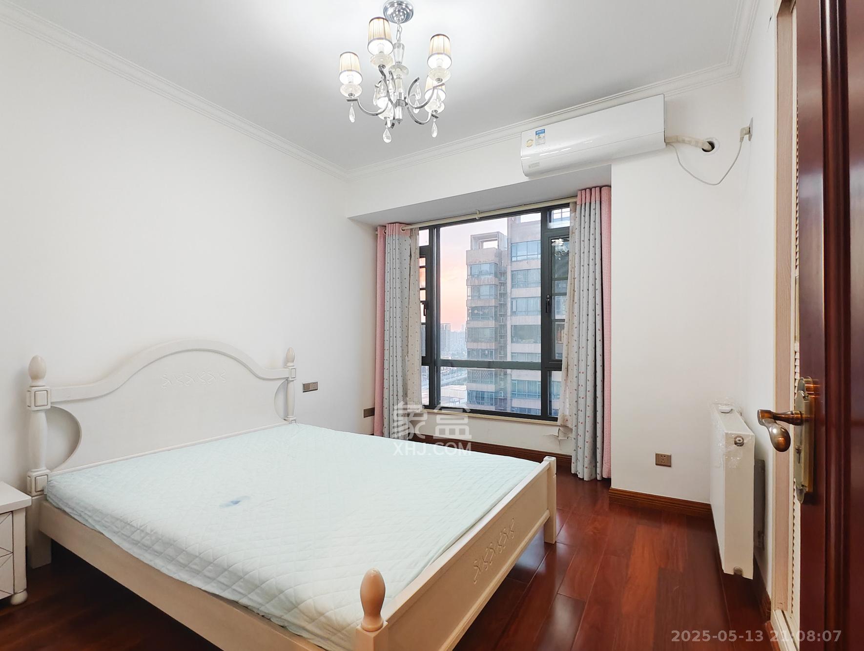 潇湘名城(新里程潇湘名城) 5室2厅2卫 162.0万 潇湘名城(新里程潇湘名城) 5室2厅2卫 162.0万卧室