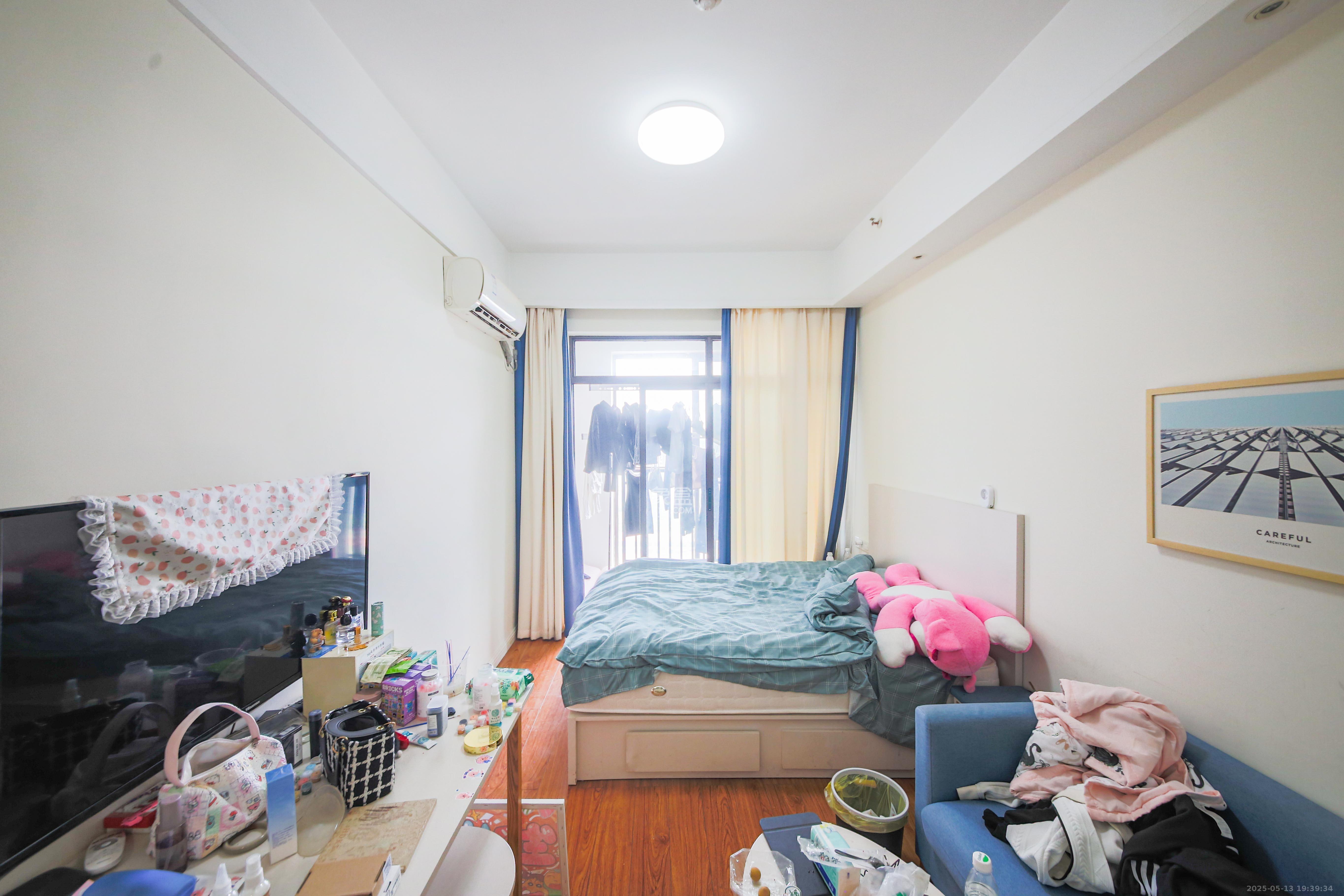 中建信和城  1室1厅1卫   42.00万卧室