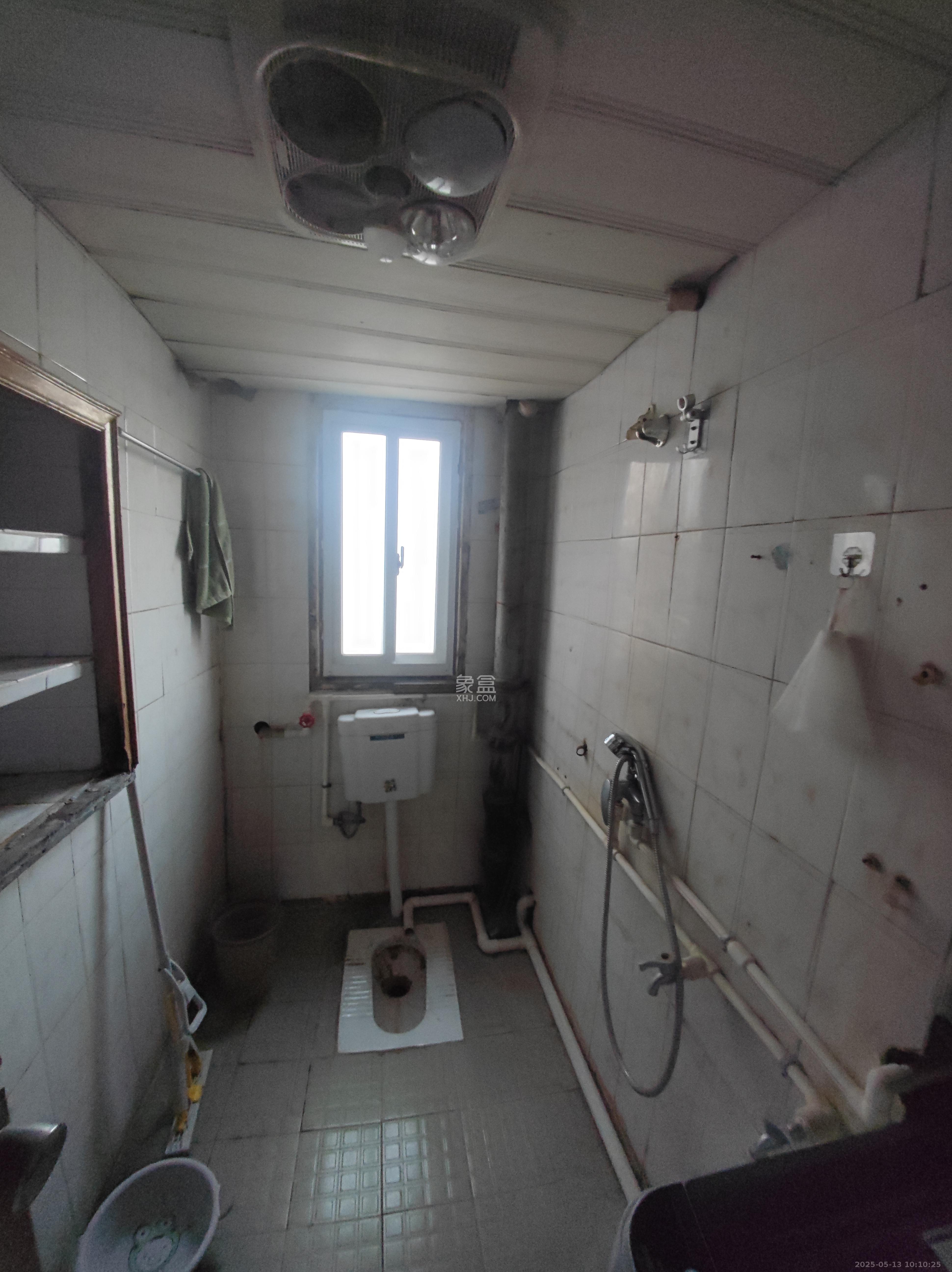 湖橡宿舍/湖橡小区  3室1厅1卫    1500.0元/月 湖橡宿舍/湖橡小区  3室1厅1卫    1500.0元/月室内图