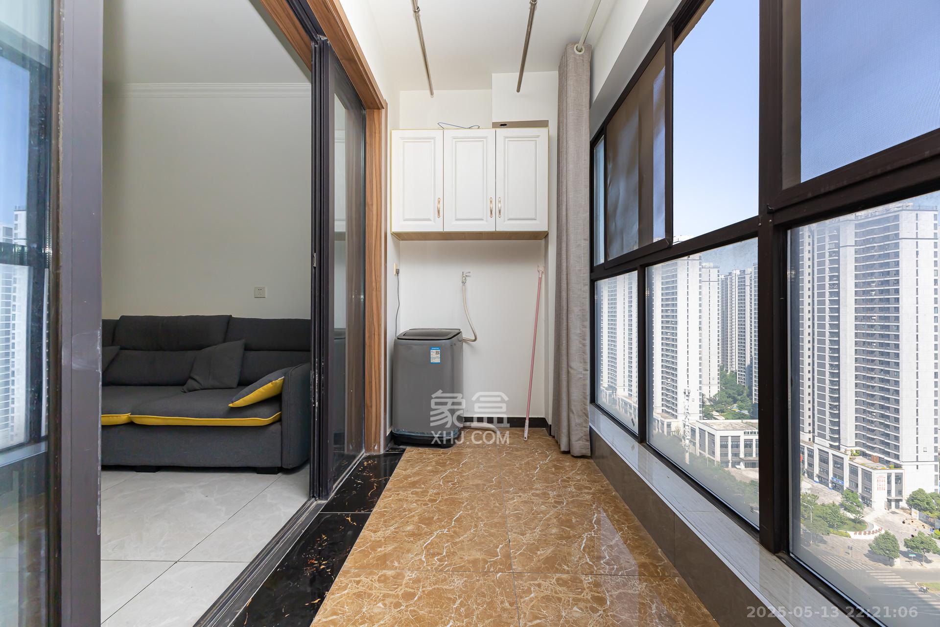 勤诚达境界城 3室2厅2卫 88.0万 勤诚达境界城 3室2厅2卫 88.0万阳台