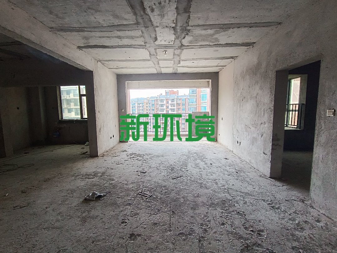 东方明珠  3室2厅2卫    51.0万客厅