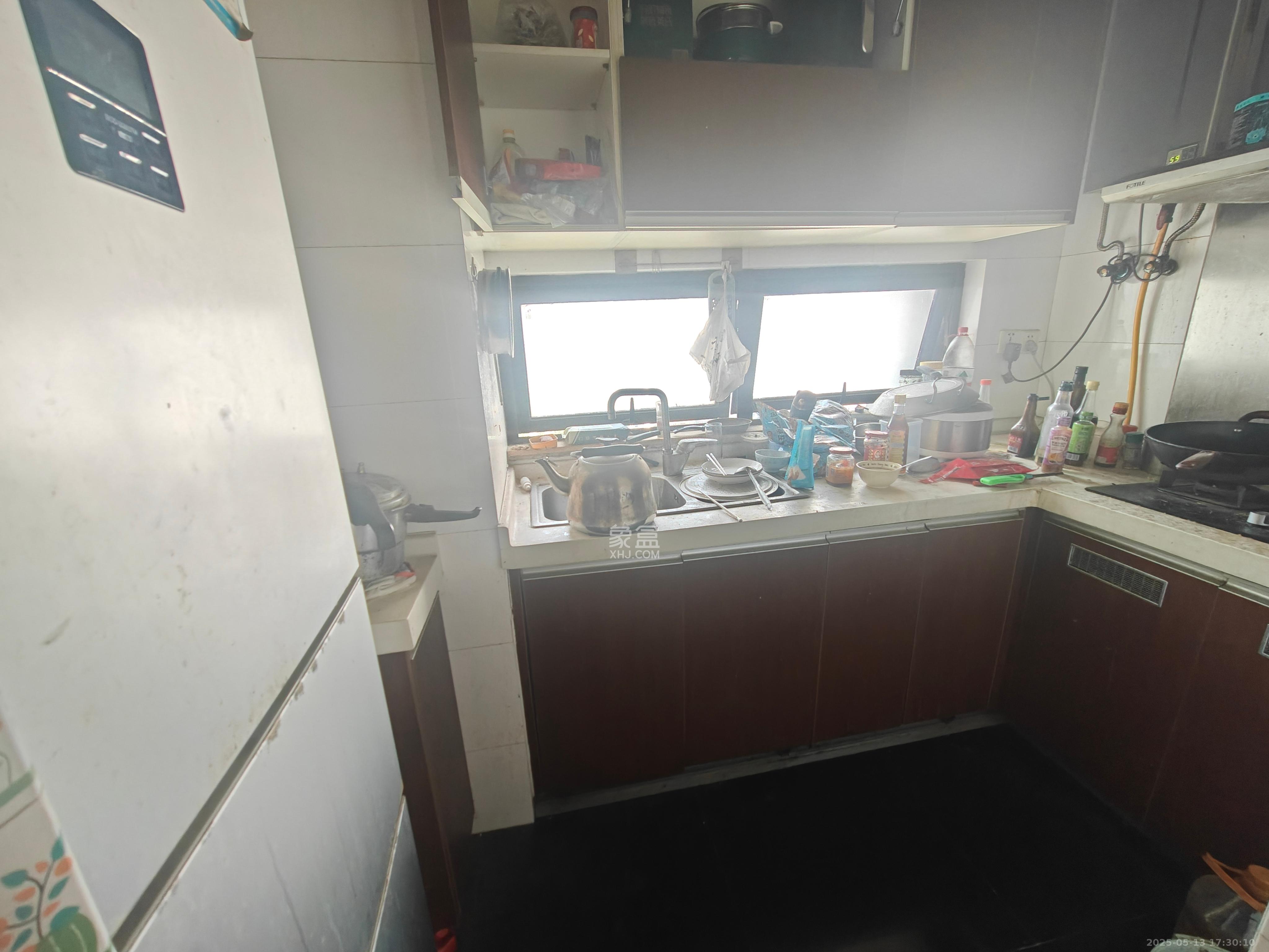 万科金域蓝湾  3室2厅1卫   2600.00元/月