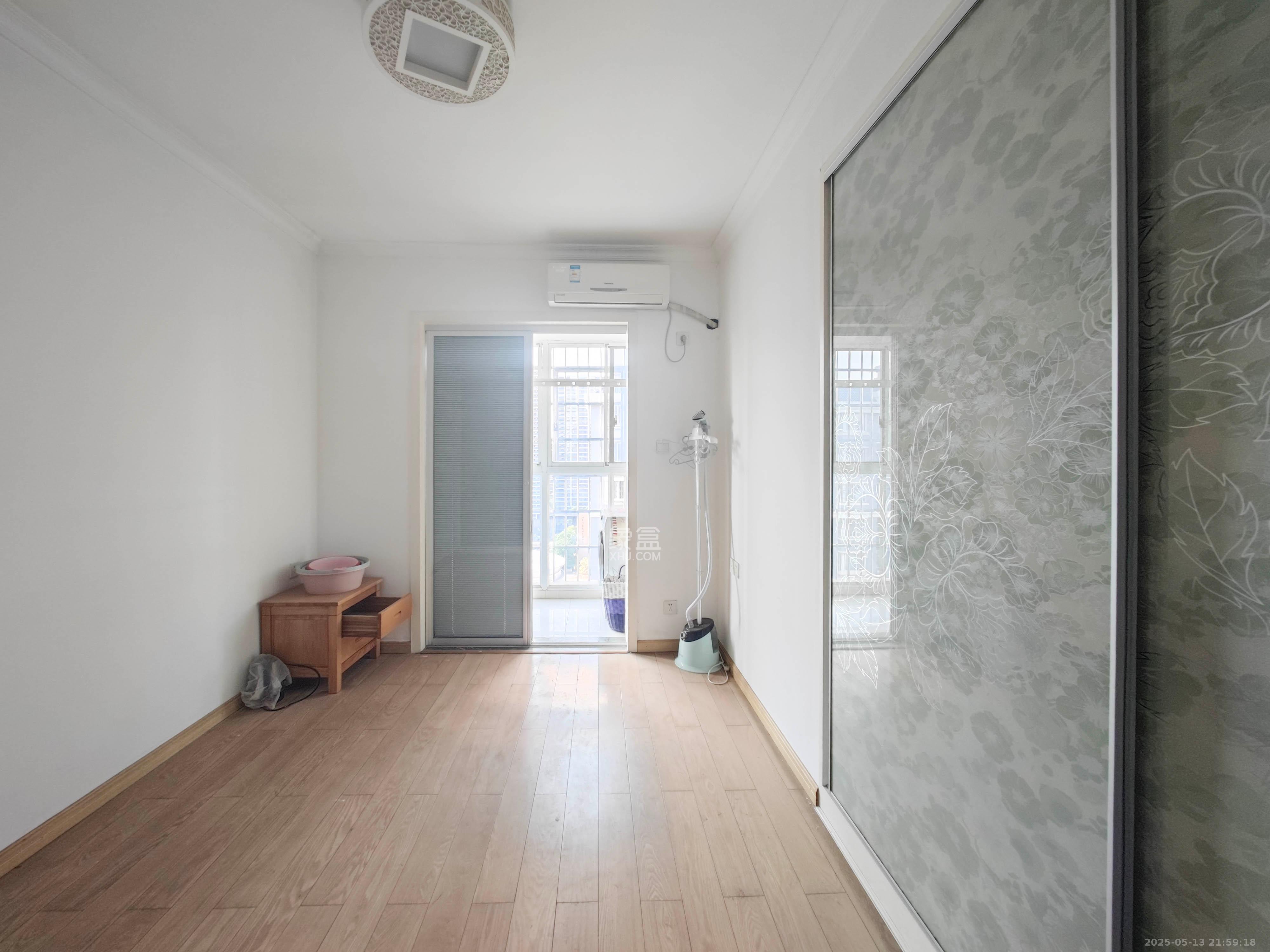 泰禹家园(彩云之翼家园一期、二期、三期) 4室2厅2卫 105.0万 泰禹家园(彩云之翼家园一期、二期、三期) 4室2厅2卫 105.0万卧室