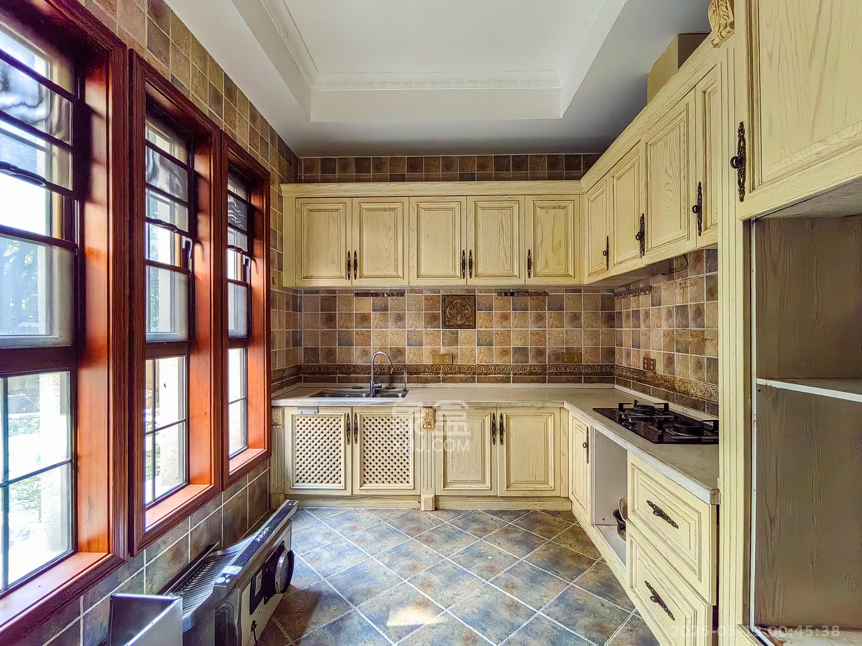 好望谷 5室3厅3卫 828.0万 好望谷 5室3厅3卫 828.0万厨房