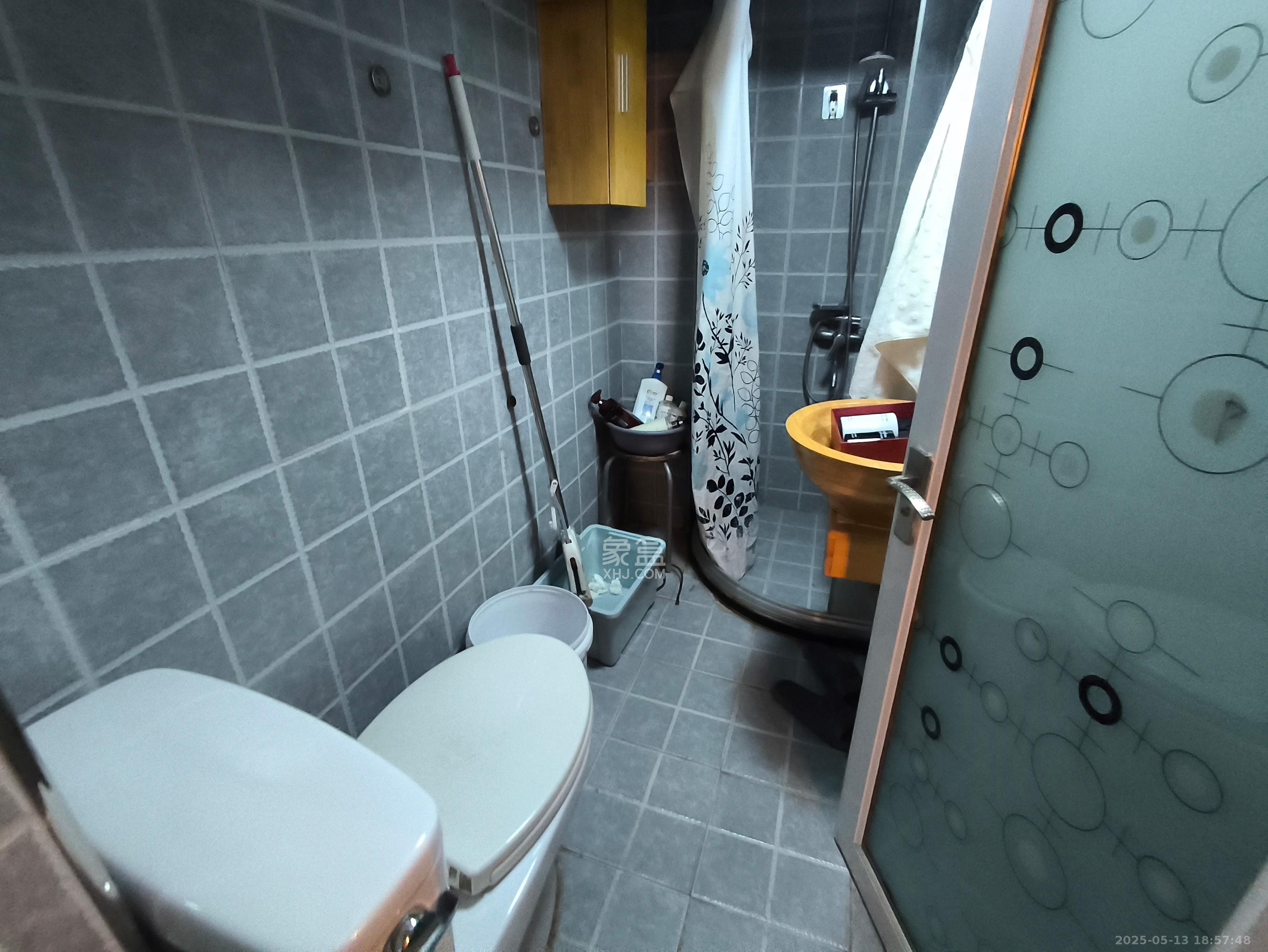 融圣国际  3室2厅3卫    2300.0元/月 融圣国际  3室2厅3卫    2300.0元/月室内图