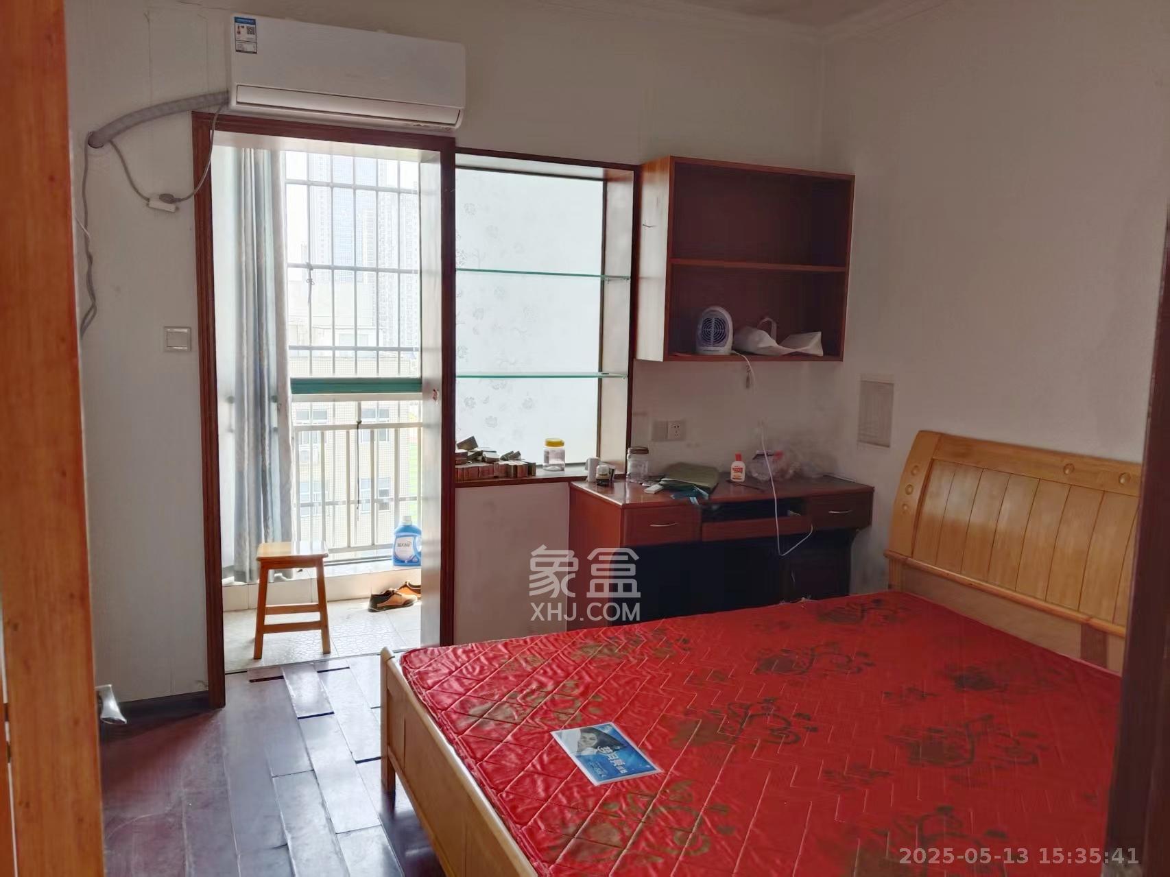 天和华城  3室2厅1卫    1800.0元/月室内图
