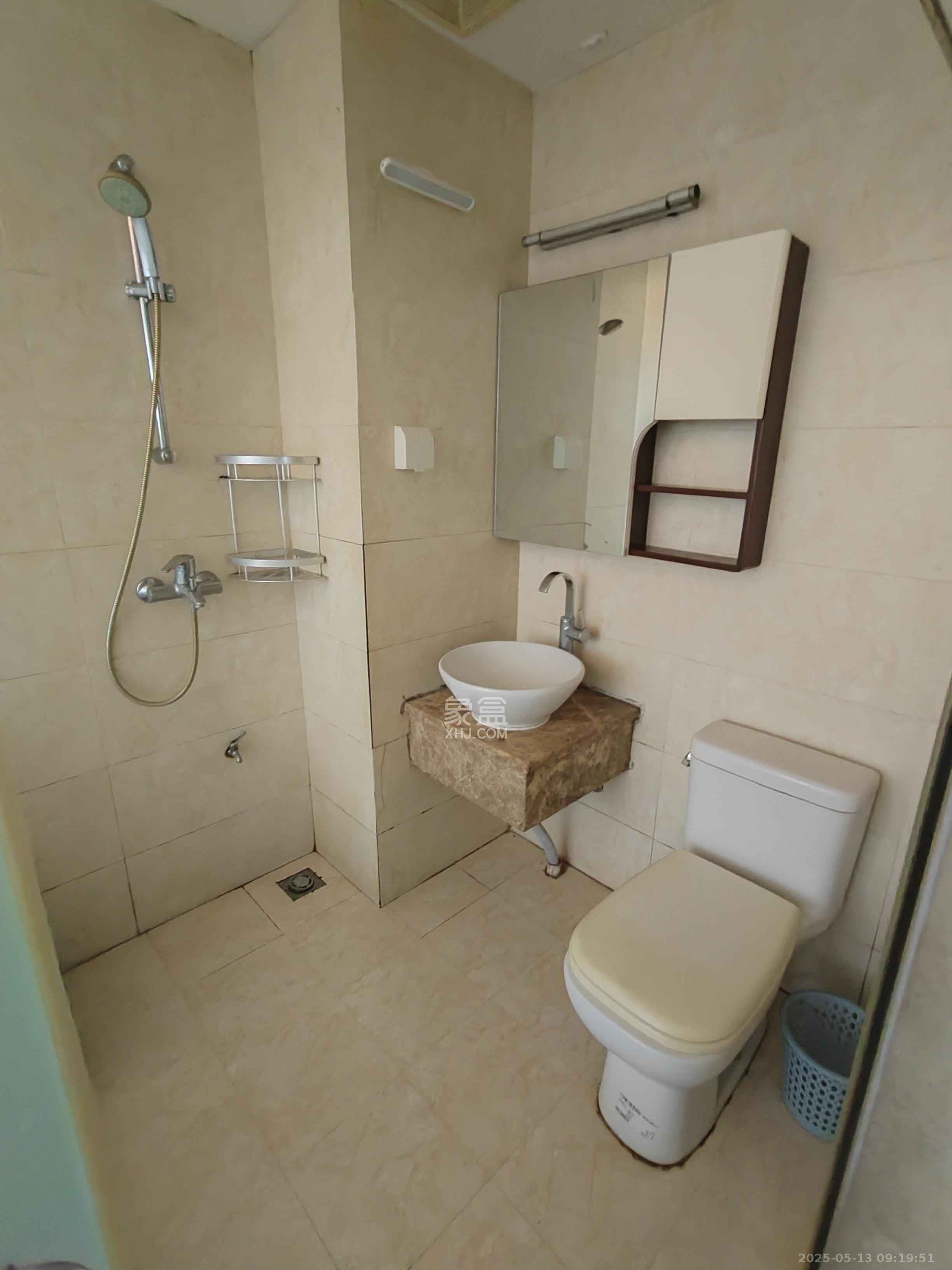 泉昇同福大厦 3室2厅2卫 3200.0元/月 泉昇同福大厦 3室2厅2卫 3200.0元/月室内图