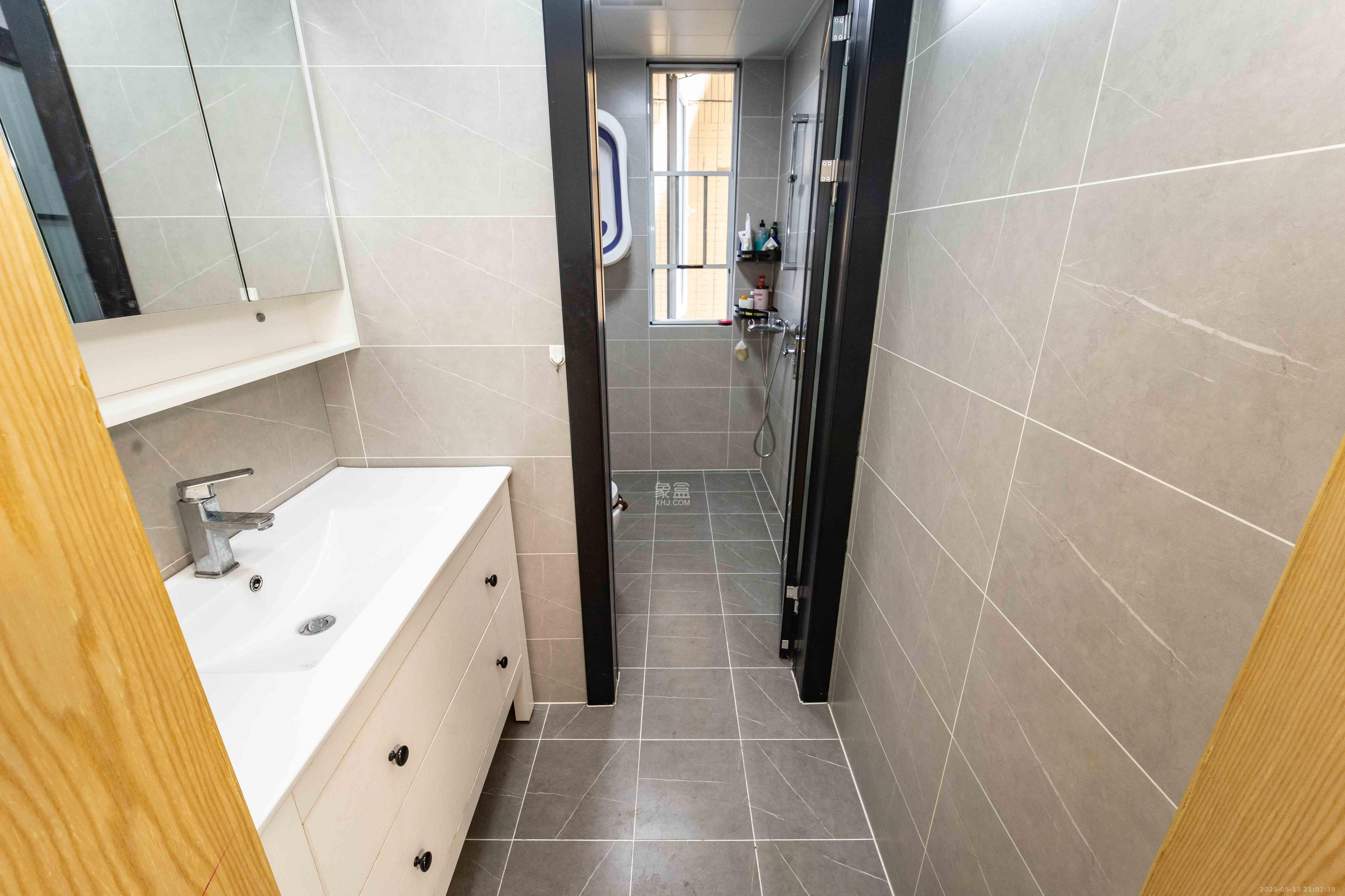 金地格林公馆  3室2厅1卫    97.0万 金地格林公馆  3室2厅1卫    97.0万卫生间