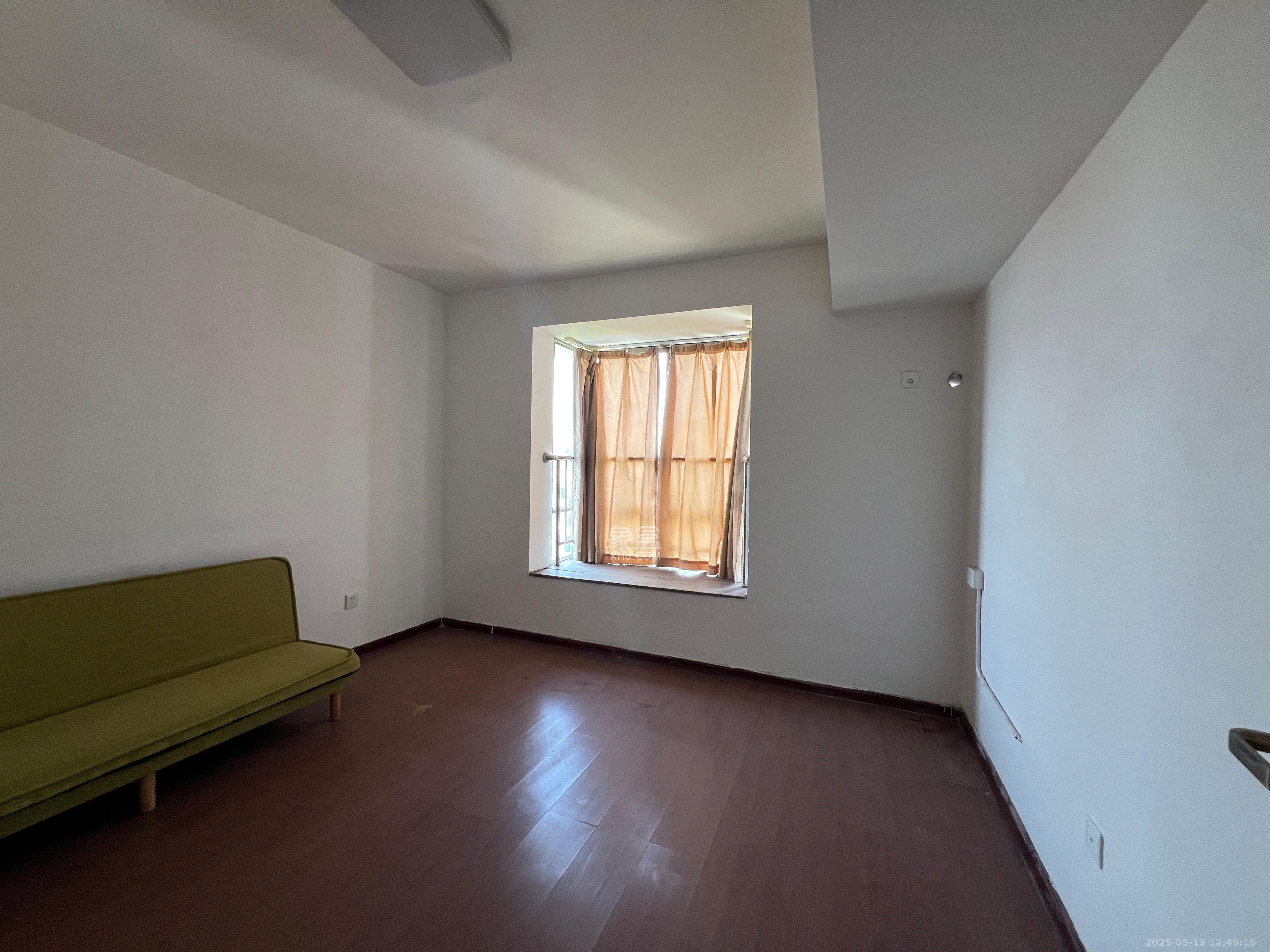 金色比华利 1室2厅2卫 4800.0元/月 金色比华利 1室2厅2卫 4800.0元/月室内图