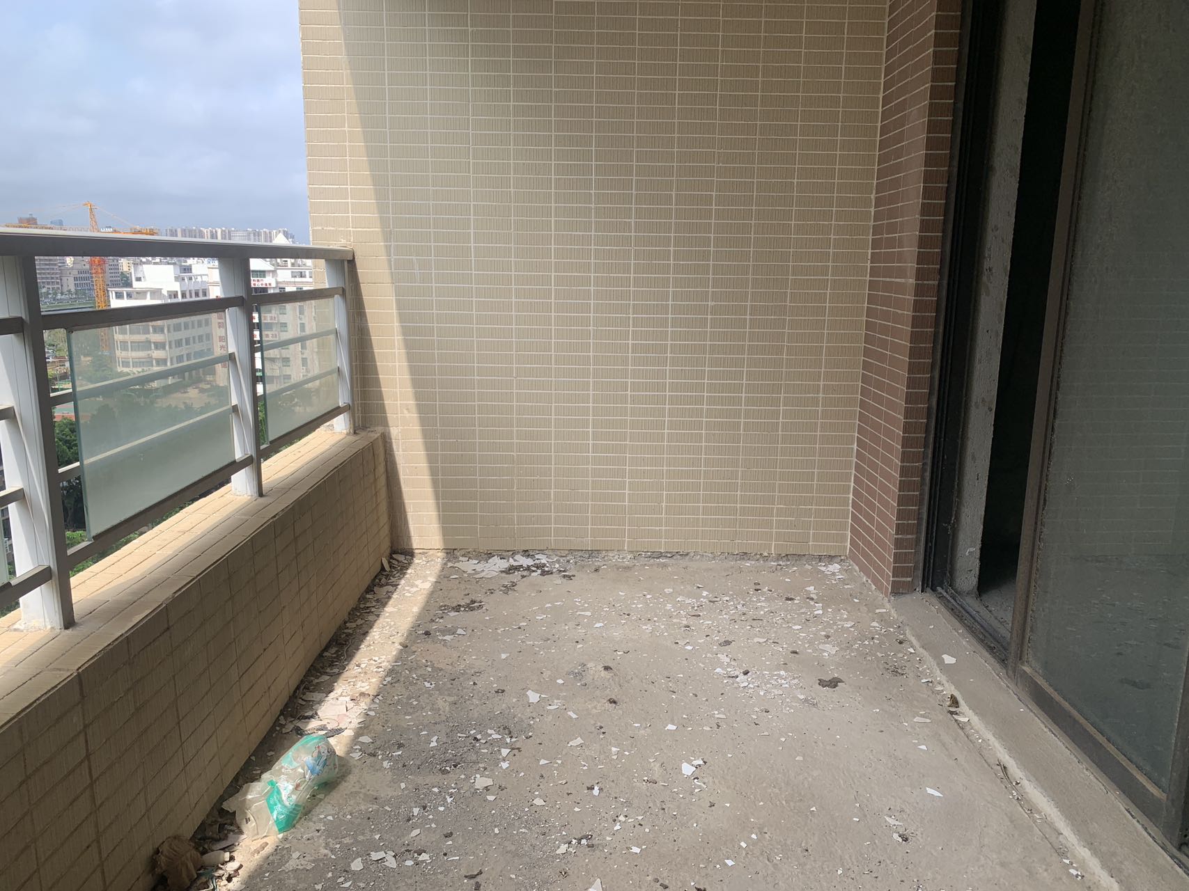 滨江海岸一期 3室2厅2卫 200.0万 滨江海岸一期 3室2厅2卫 200.0万室内图