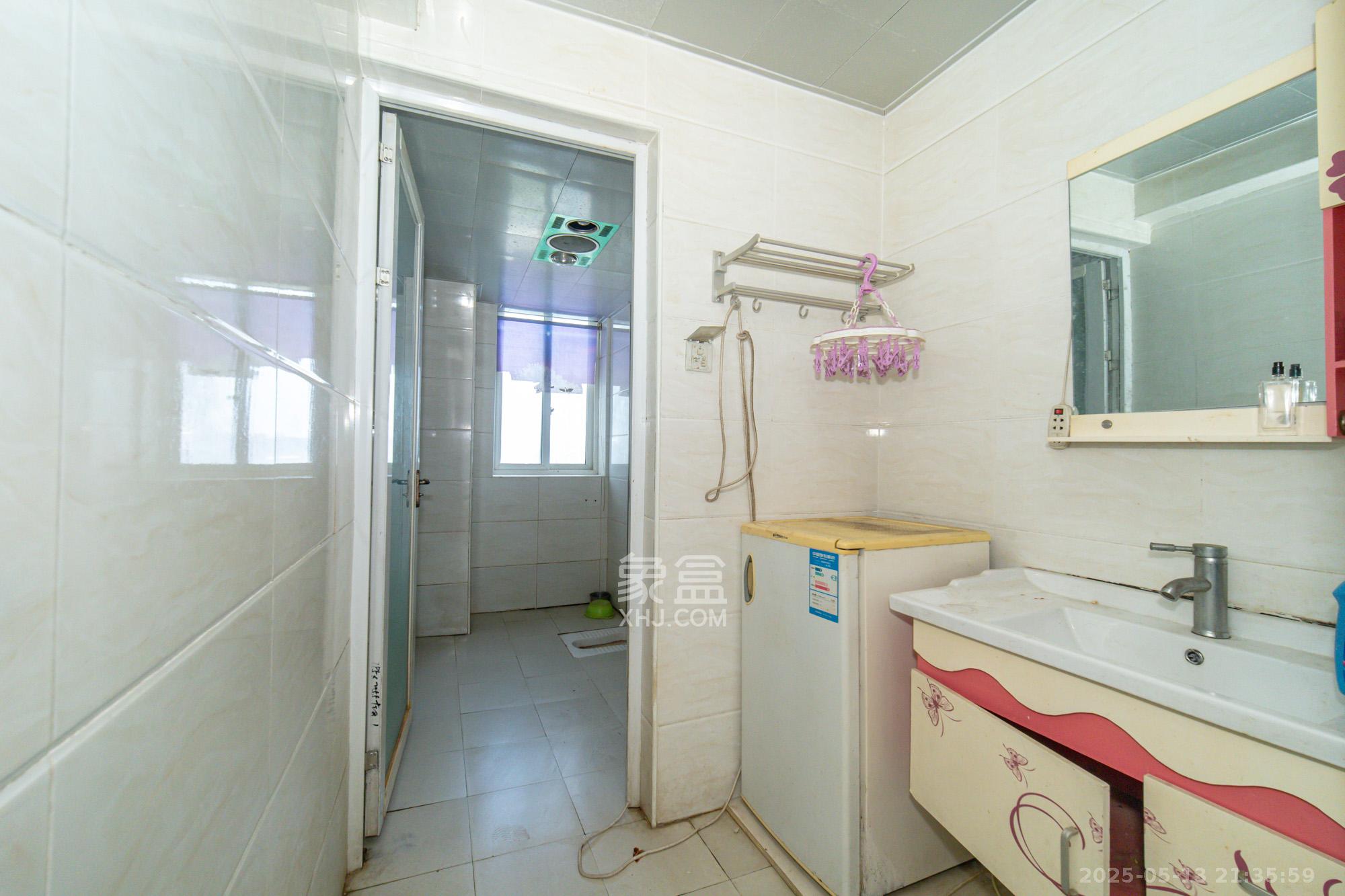 时代星城 3室2厅1卫 52.0万 时代星城 3室2厅1卫 52.0万卫生间