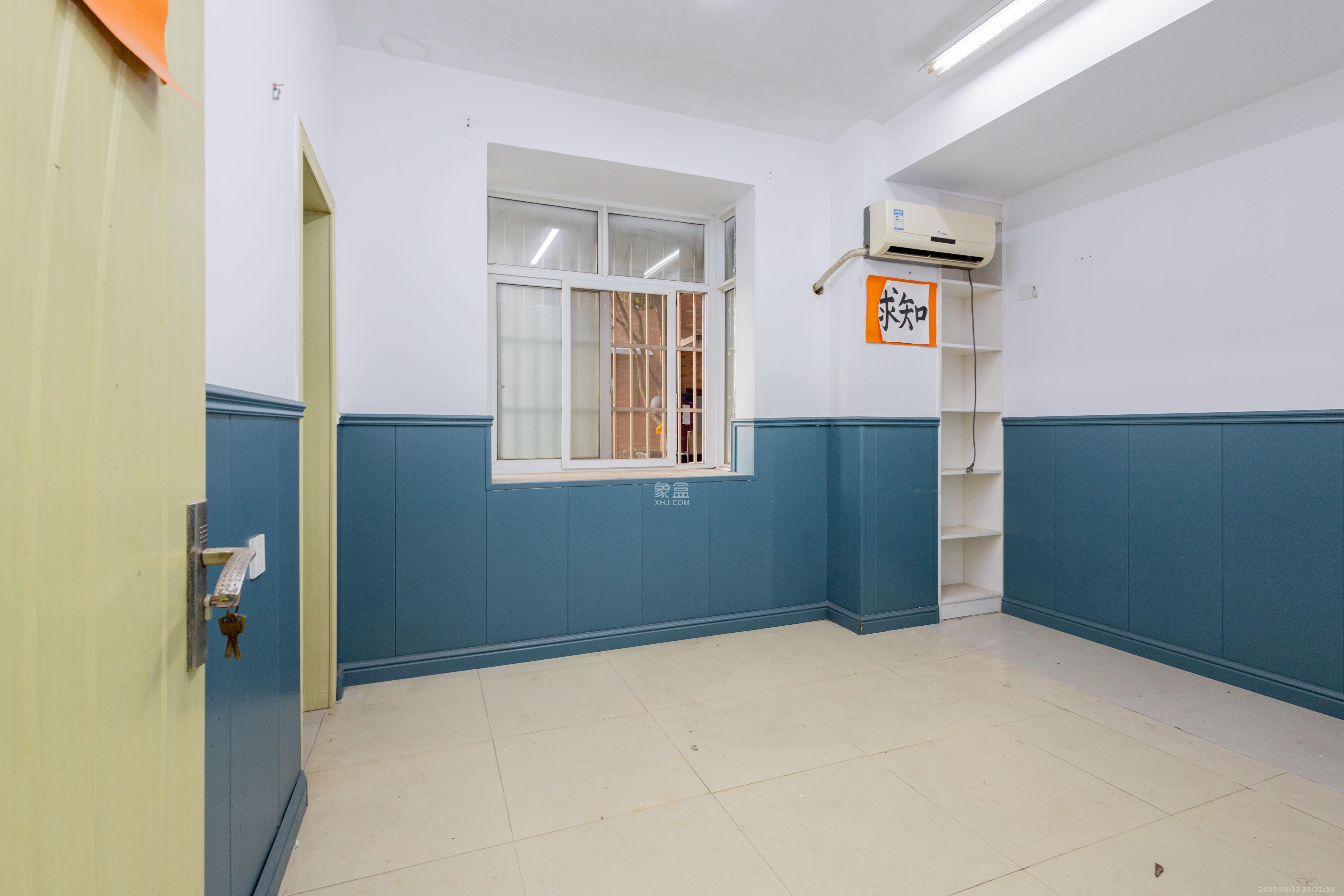 星城国际 1室2厅1卫 50.0万 星城国际 1室2厅1卫 50.0万卧室