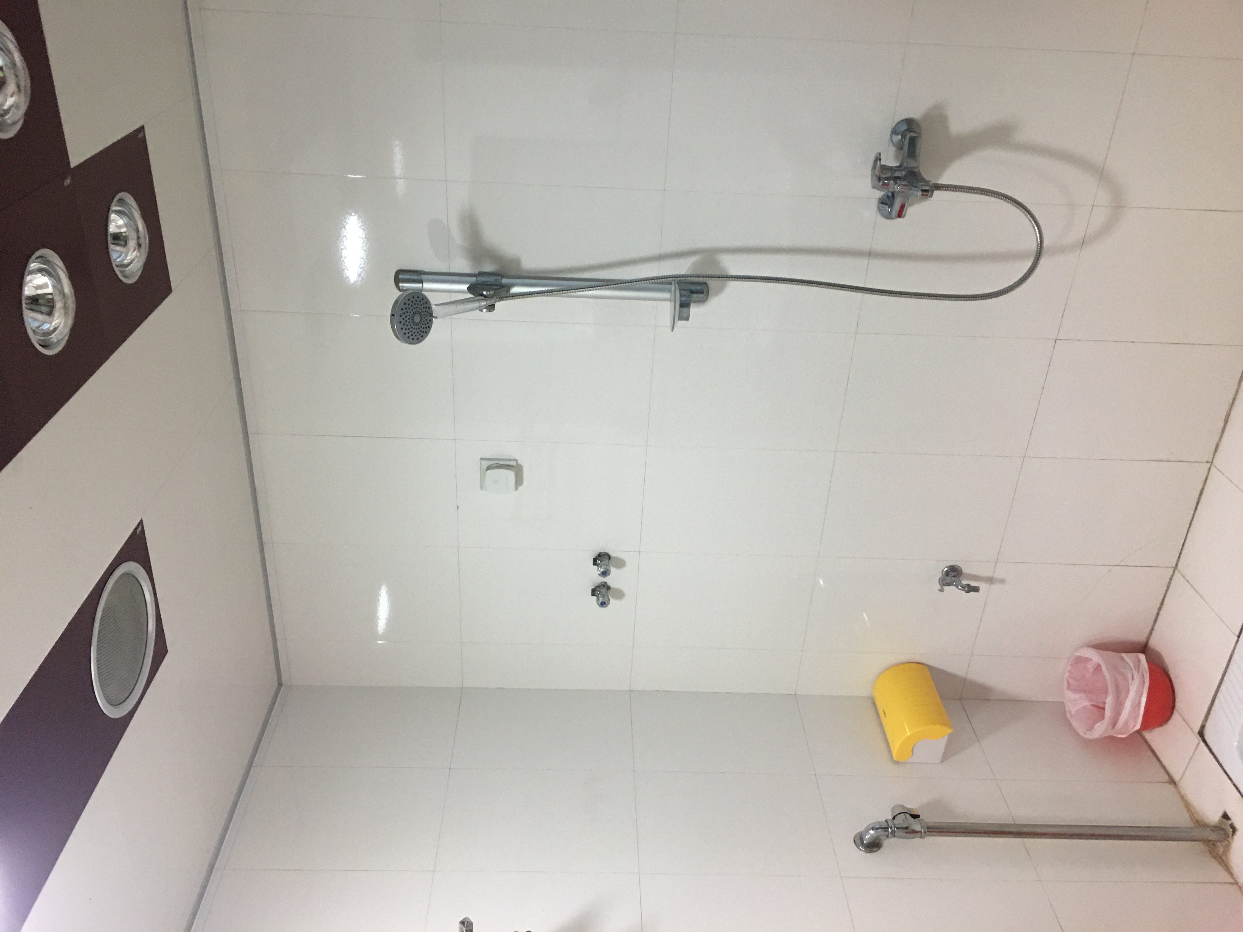 佳宁娜小区(梓山湖小区) 3室2厅2卫 2200.0元/月 佳宁娜小区(梓山湖小区) 3室2厅2卫 2200.0元/月室内图