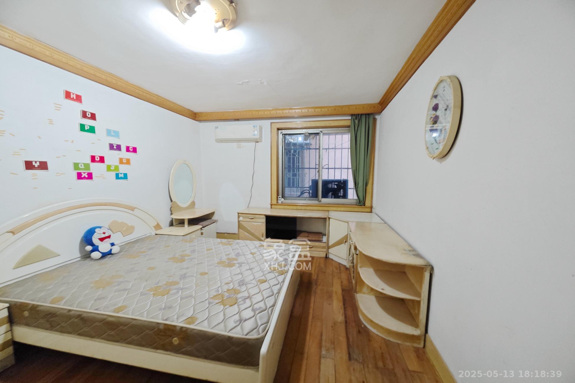 赤岗冲住宅楼（三合公寓）  3室2厅1卫   62.00万卧室