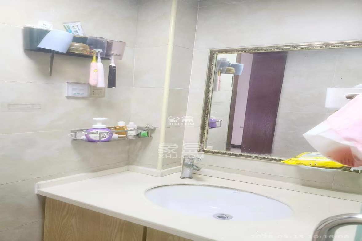 花样年华 4室2厅2卫 2200.0元/月 花样年华 4室2厅2卫 2200.0元/月室内图