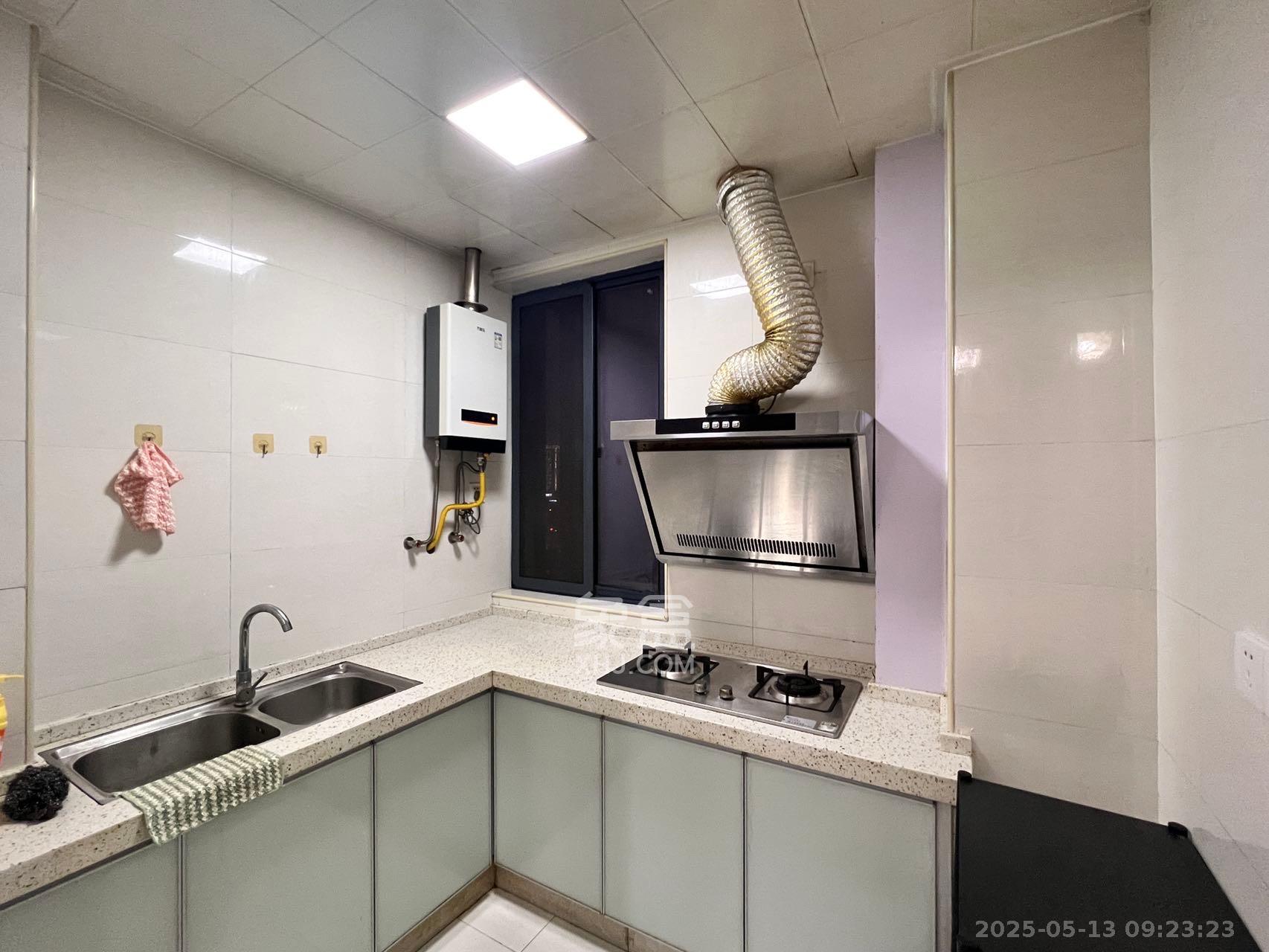 中南红领邦（红星嘉和苑）  4室2厅2卫    2000.0元/月室内图