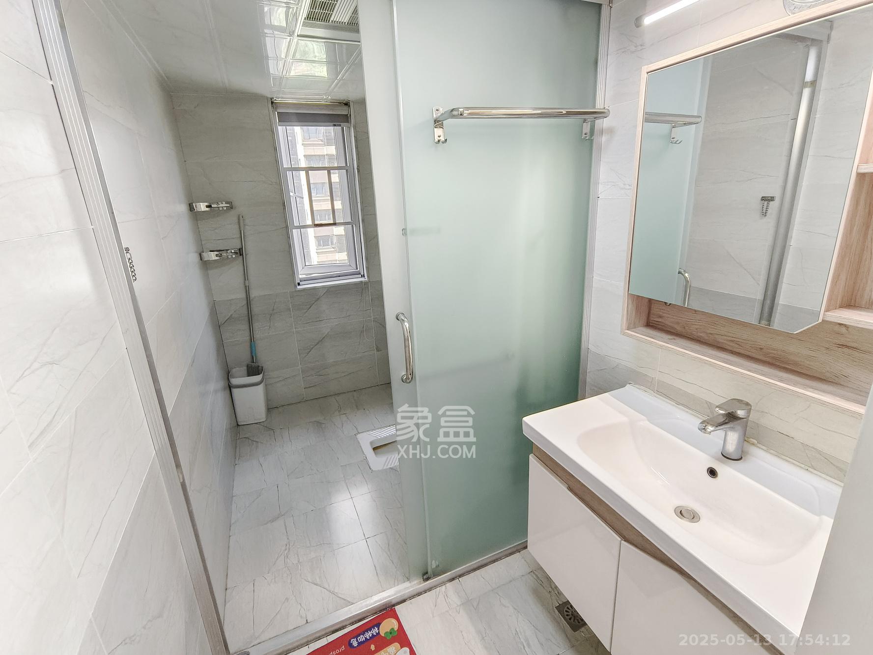 保利香槟国际 4室2厅2卫 97.8万 保利香槟国际 4室2厅2卫 97.8万卫生间