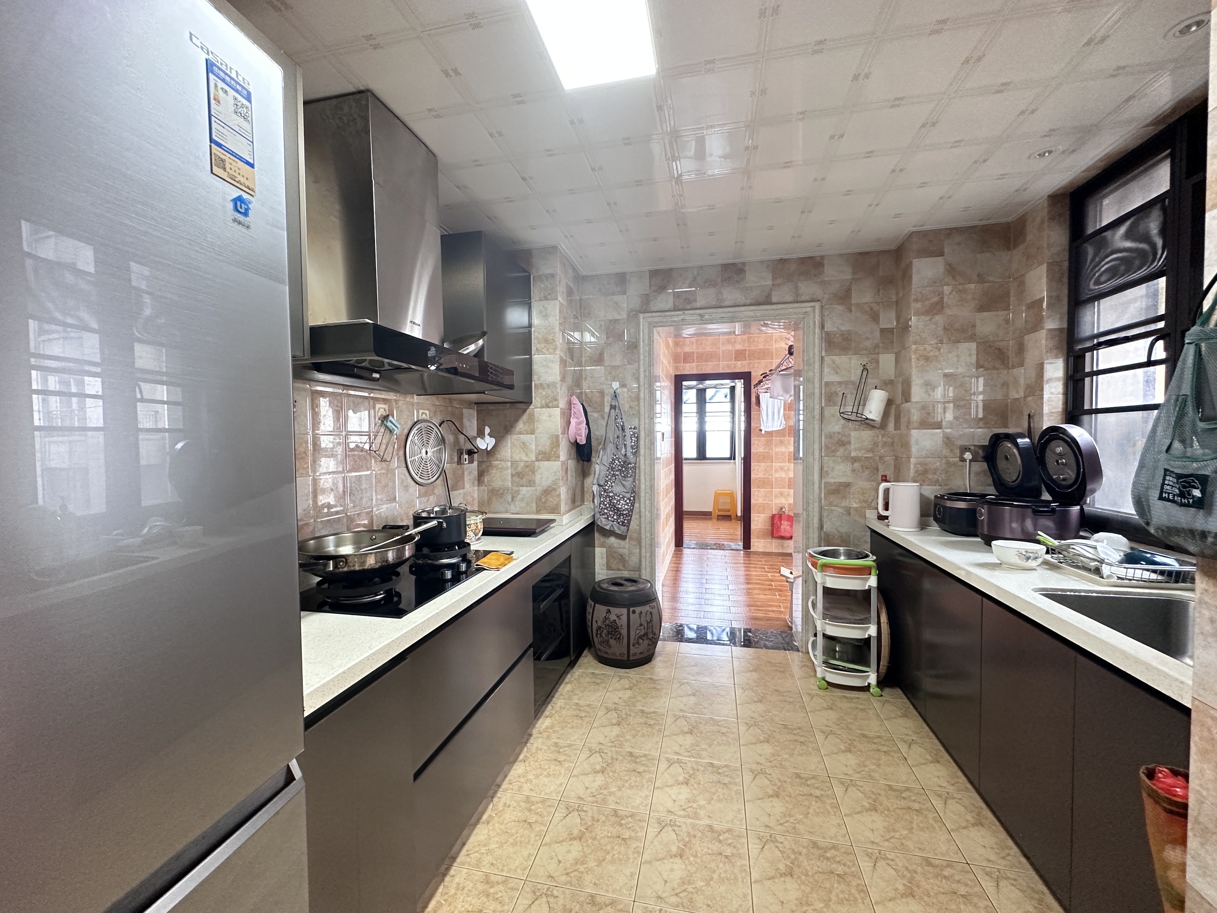 海航豪庭北苑  5室2厅4卫    580.0万 海航豪庭北苑  5室2厅4卫    580.0万客厅