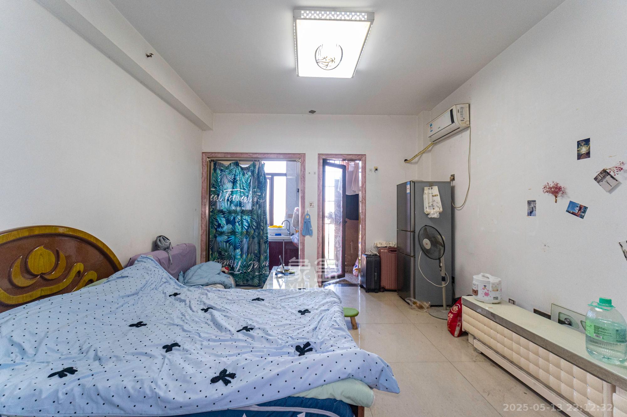 水岸世景  1室1厅1卫    18.0万 水岸世景  1室1厅1卫    18.0万卧室