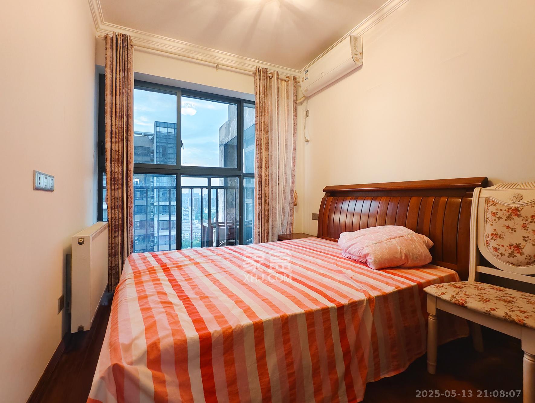 潇湘名城(新里程潇湘名城) 5室2厅2卫 162.0万 潇湘名城(新里程潇湘名城) 5室2厅2卫 162.0万卧室