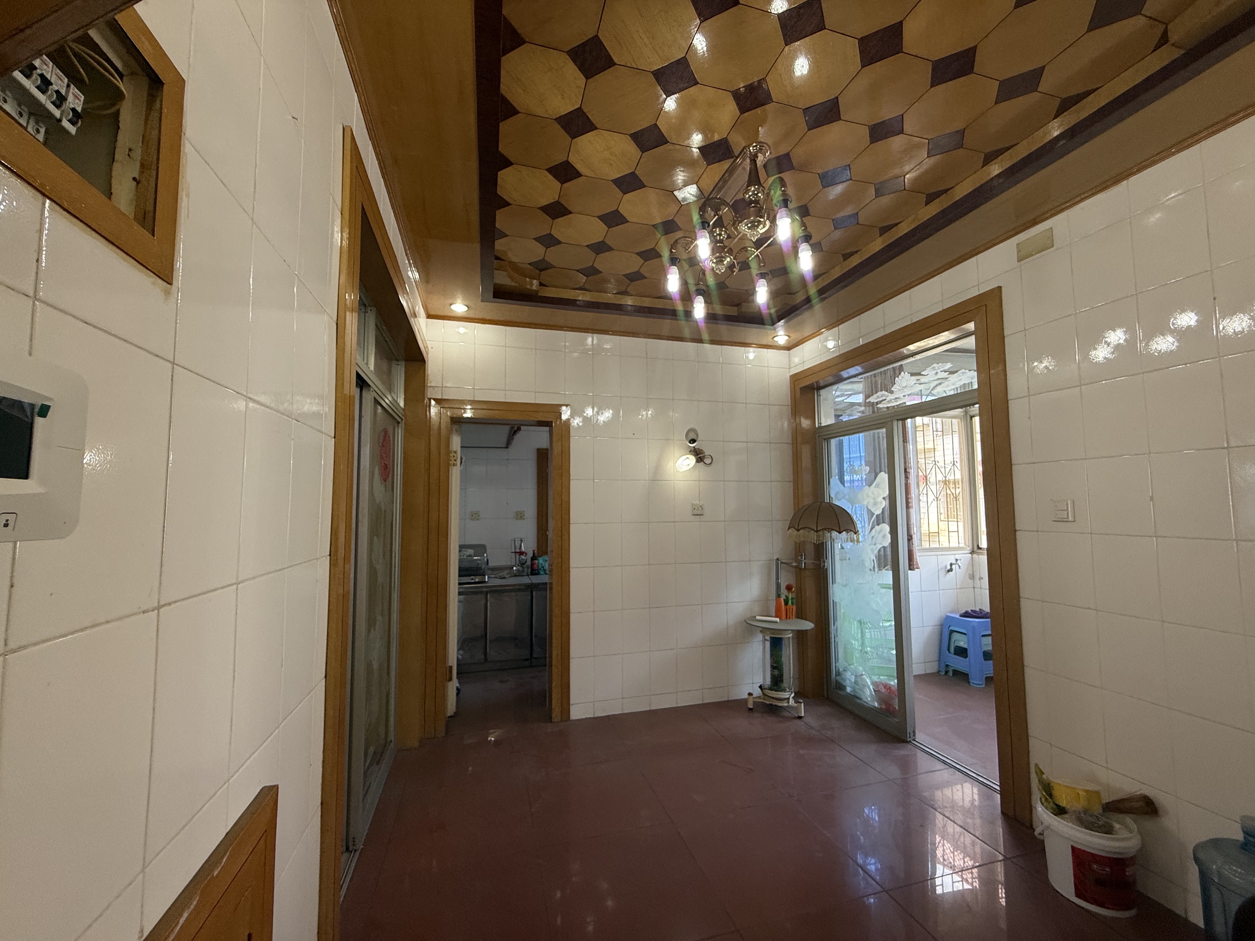 电力局家属楼  3室2厅1卫   45.00万客厅