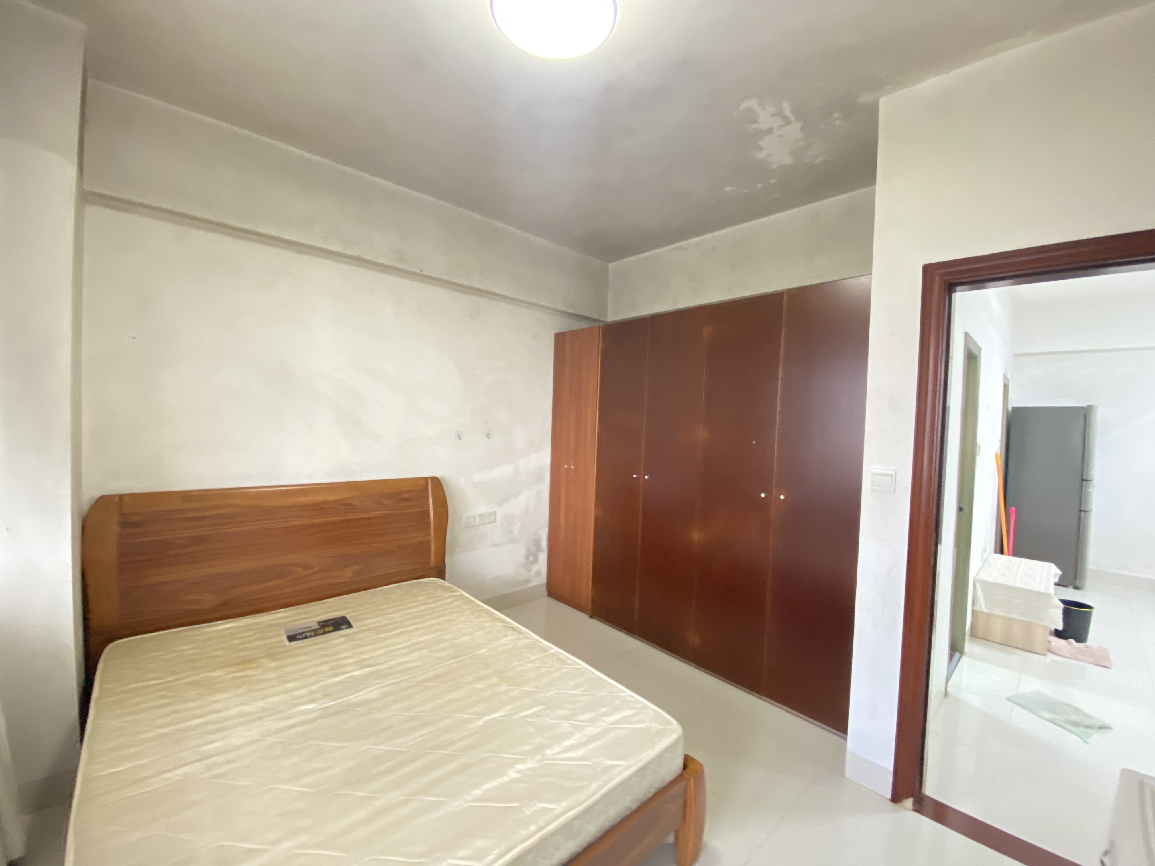 虹冠大厦 2室2厅1卫 2100.0元/月 虹冠大厦 2室2厅1卫 2100.0元/月室内图