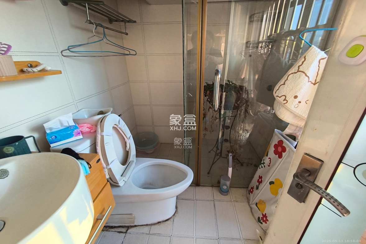 融圣国际  3室2厅3卫    2300.0元/月 融圣国际  3室2厅3卫    2300.0元/月室内图