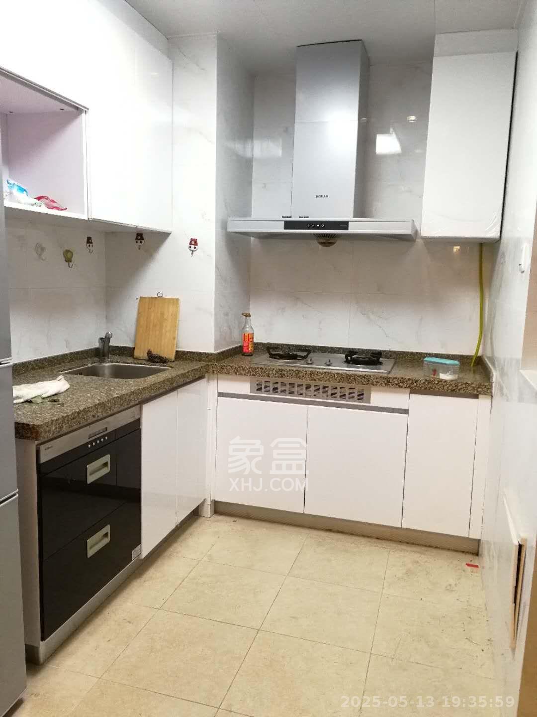 恒大翡翠华庭  2室2厅1卫   2300.00元/月室内图