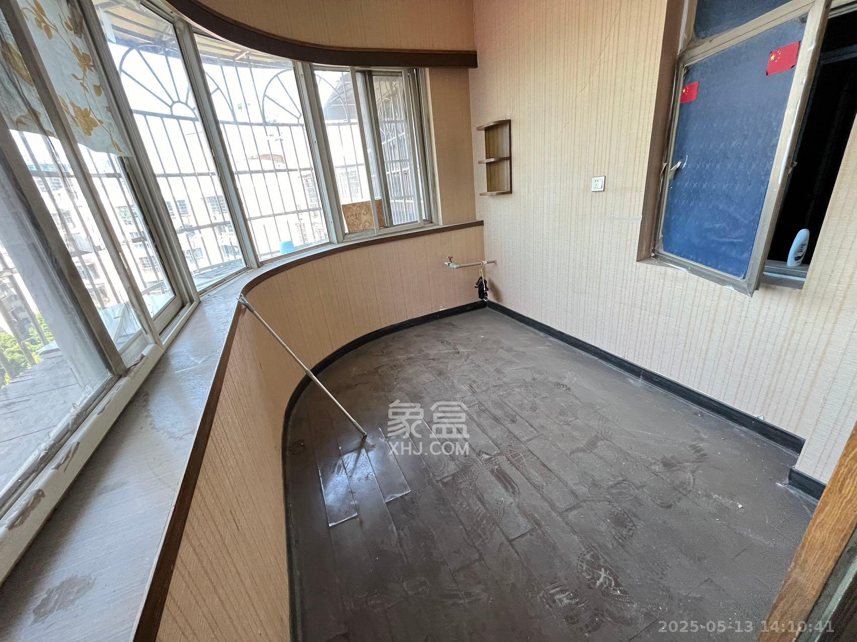 南明苑西区  4室2厅2卫    3000.0元/月 南明苑西区  4室2厅2卫    3000.0元/月室内图