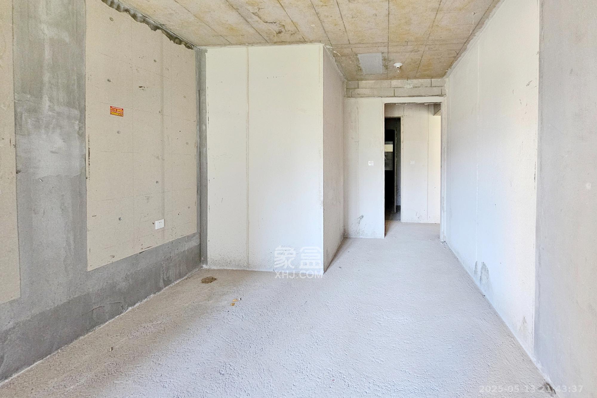 阳光城尚东湾愉景苑  3室2厅1卫    70.0万 阳光城尚东湾愉景苑  3室2厅1卫    70.0万客厅