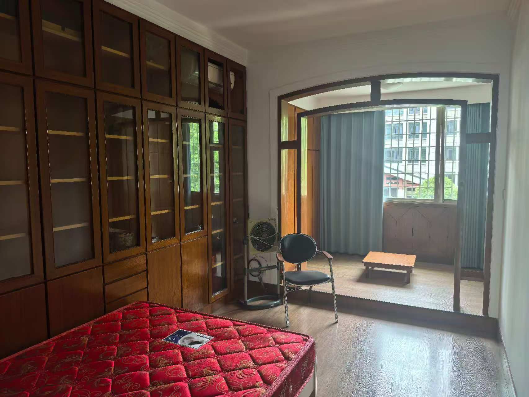 市人大政协机关大院住宅区(老市委) 1室0厅0卫 80.0万 市人大政协机关大院住宅区(老市委) 1室0厅0卫 80.0万客厅