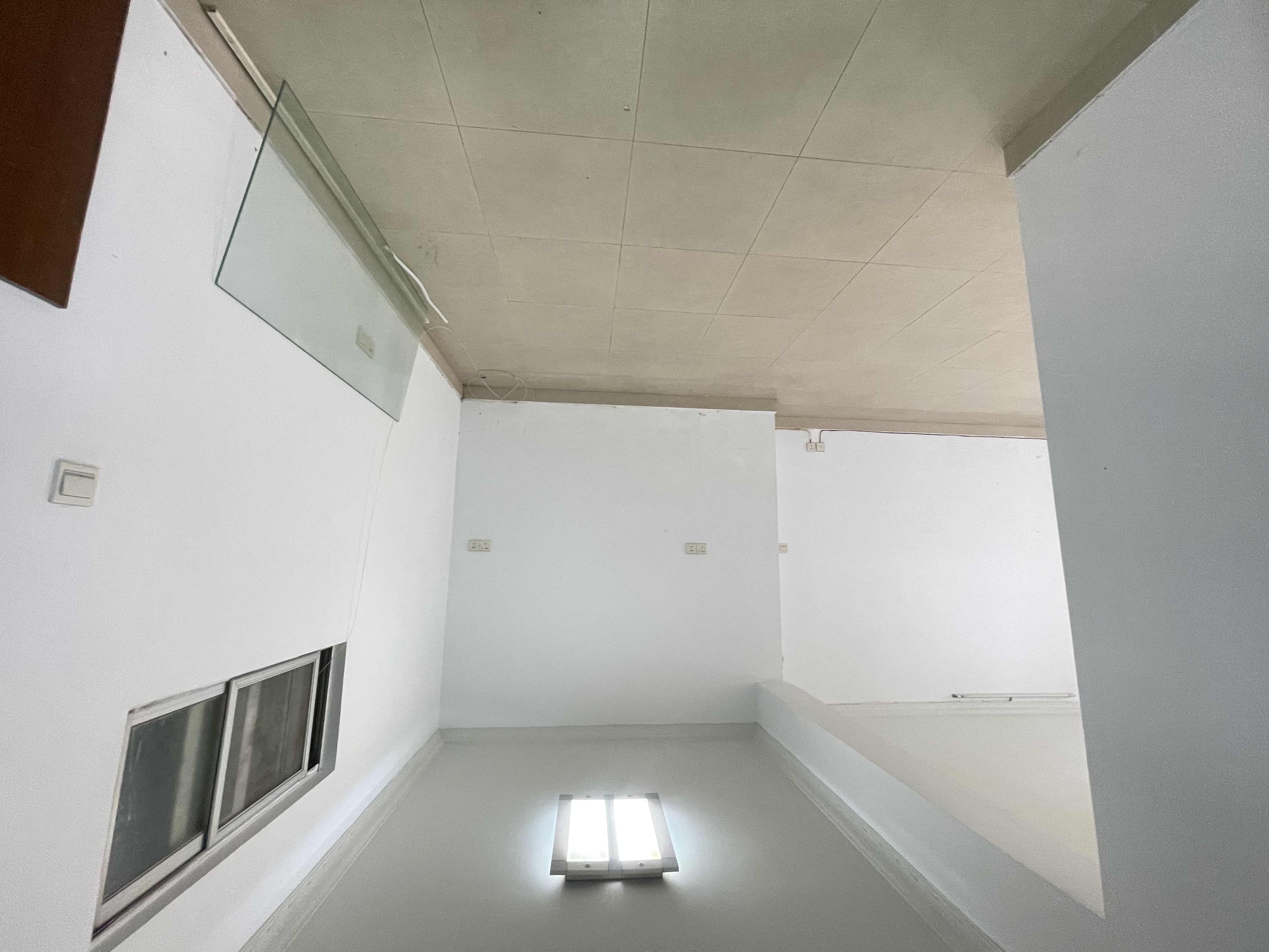 四季大厦 2室2厅1卫 2100.0元/月 四季大厦 2室2厅1卫 2100.0元/月室内图