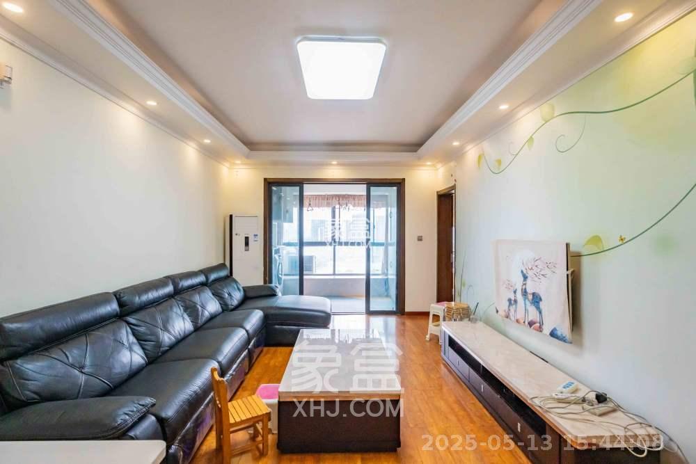 藏珑湖上国际花园  3室2厅2卫    2500.0元/月 藏珑湖上国际花园  3室2厅2卫    2500.0元/月室内图