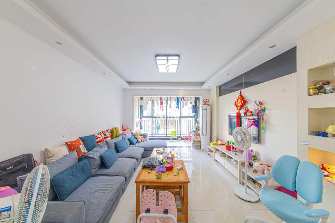 中建芙蓉嘉苑 3室2厅1卫 88.0万 中建芙蓉嘉苑 3室2厅1卫 88.0万客厅