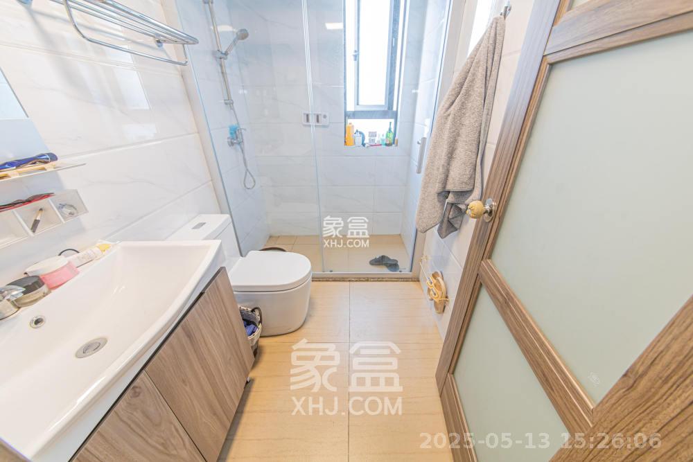 碧桂园公园壹号(凯怡茗苑) 3室2厅2卫 2200.0元/月 碧桂园公园壹号(凯怡茗苑) 3室2厅2卫 2200.0元/月室内图