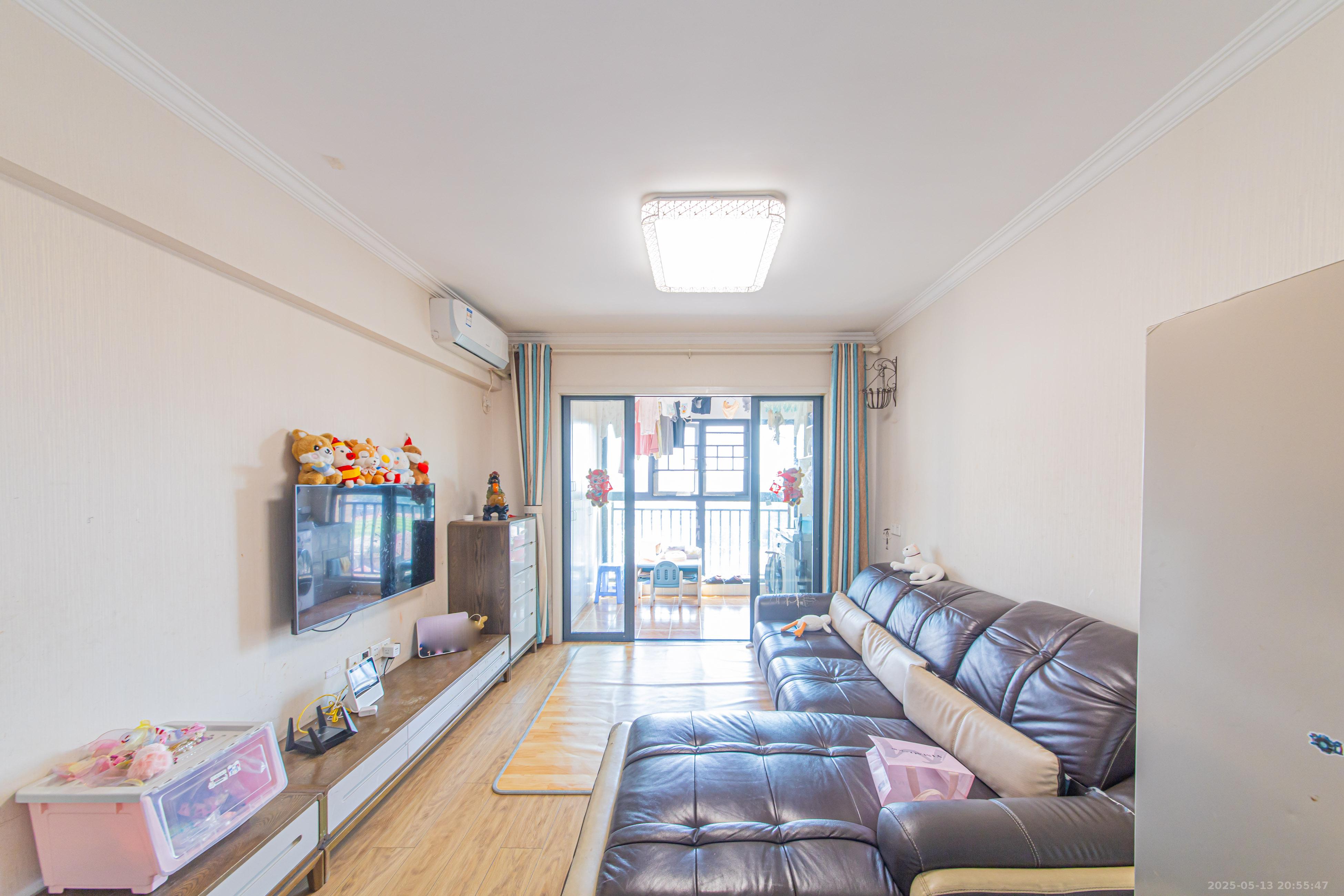 中建芙蓉嘉苑 3室2厅1卫 80.8万 中建芙蓉嘉苑 3室2厅1卫 80.8万客厅